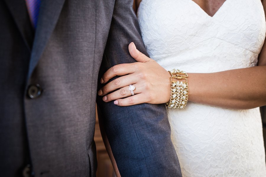 www.santabarbarawedding.com | Savannah Brown Photography | Santa Barbara Courthouse | Bride and Groom