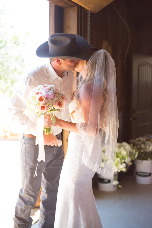 www.santabarbarawedding.com | Lauren Cicileo Photography | Miller Moth Ranch | Bride and Groom