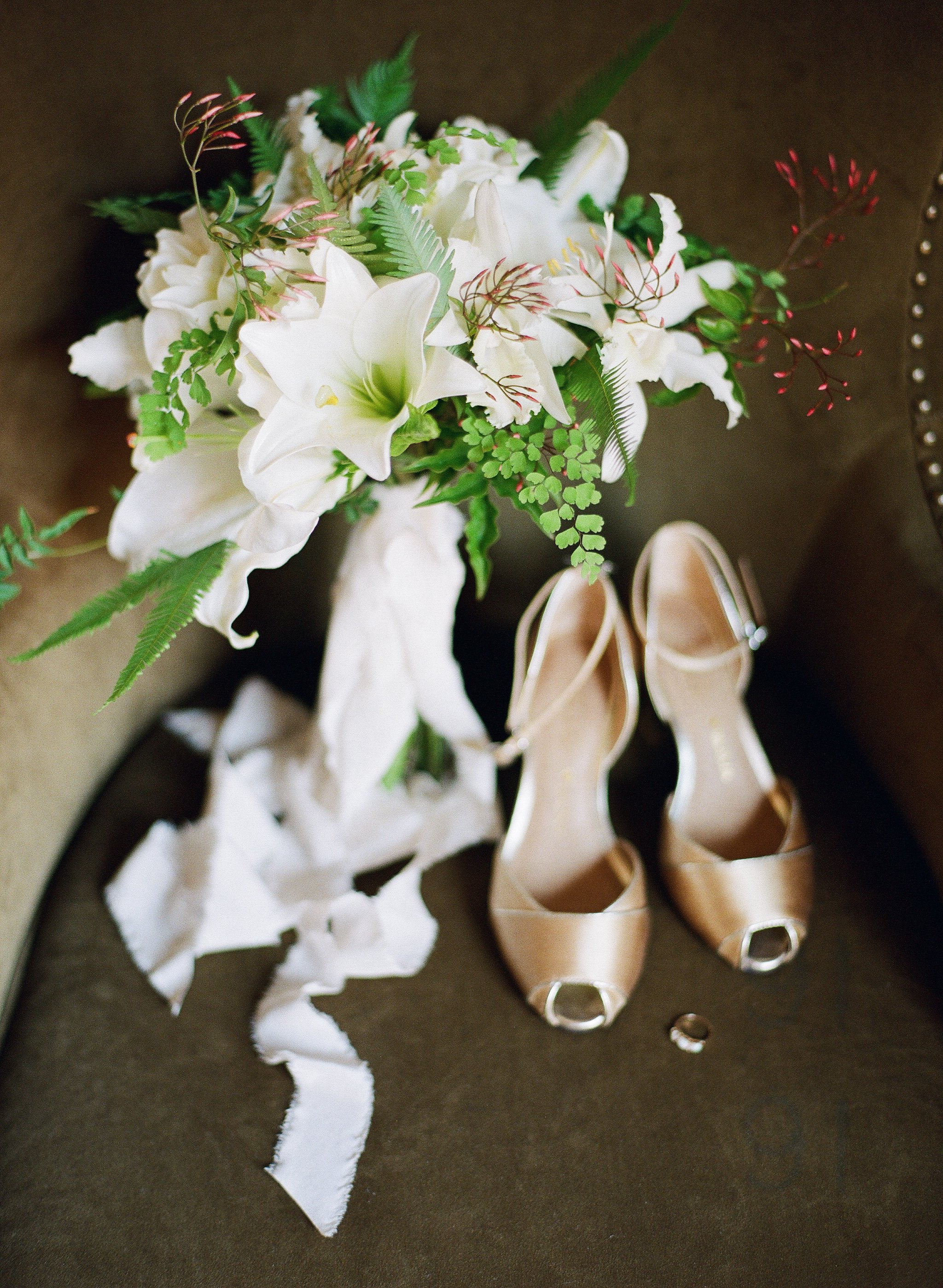santabarbarawedding.com | Photo: Beaux Arts Photographie | Fern Bouquet Ideas