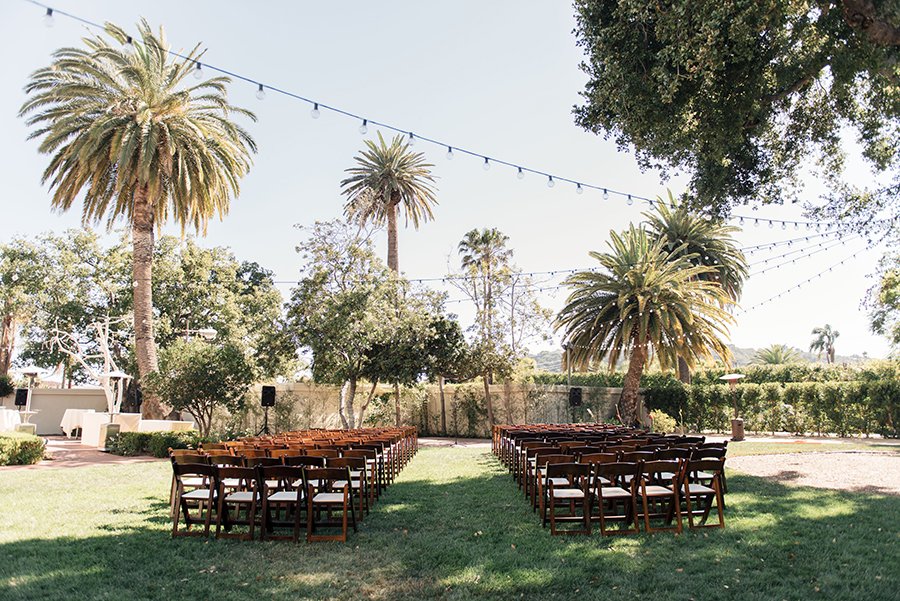 santabarbarawedding.com | Photo: Molly & Co. | Pastel Wedding Ideas and an adorable dog ring bearersantabarbarawedding.com | Photo: Molly & Co. | Pastel Wedding Ideas and an adorable dog ring bearer