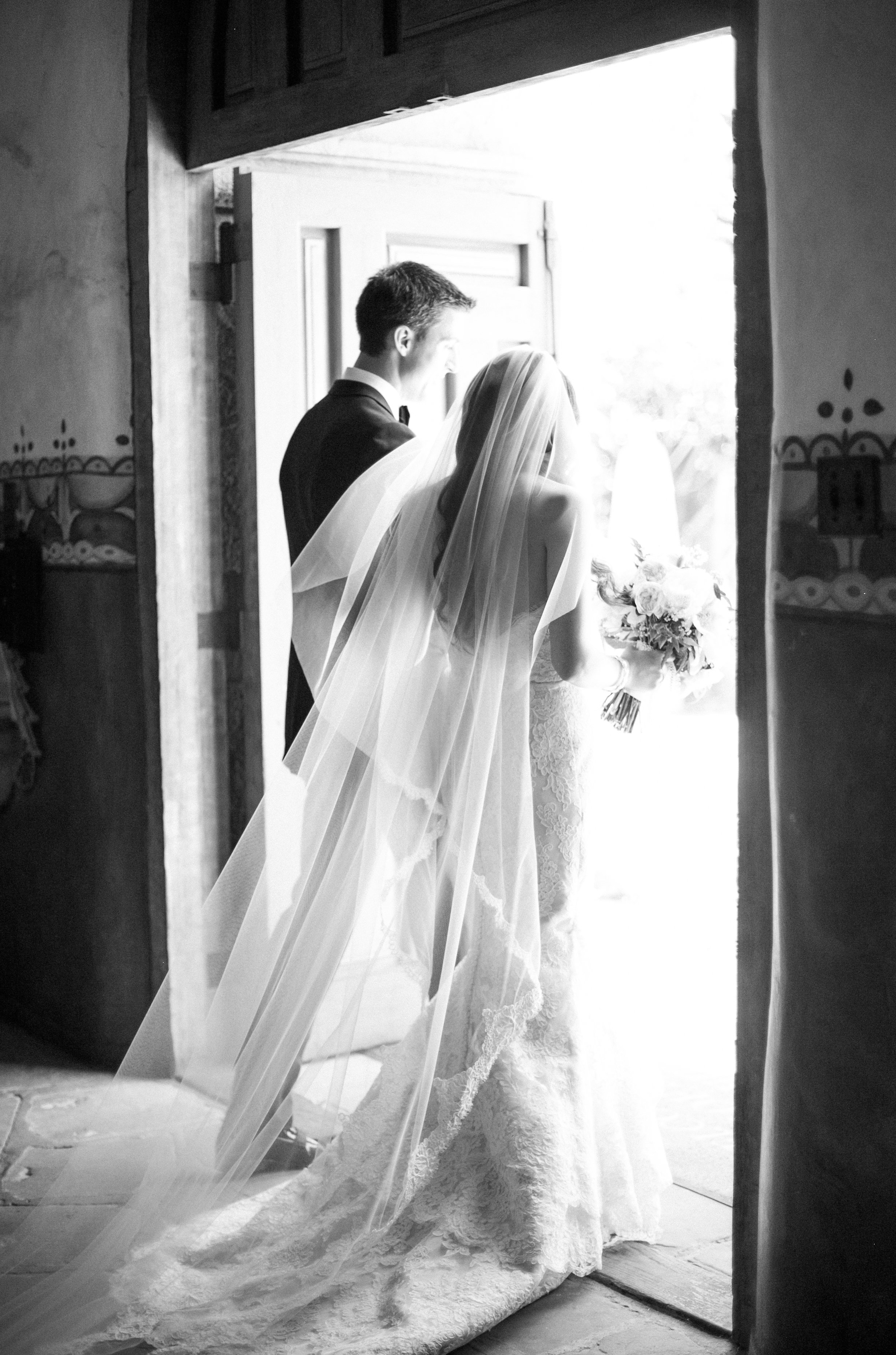 santabarbarawedding.com | Photo: Beaux Arts Photographie | Our lady of Mt Carmel wedding