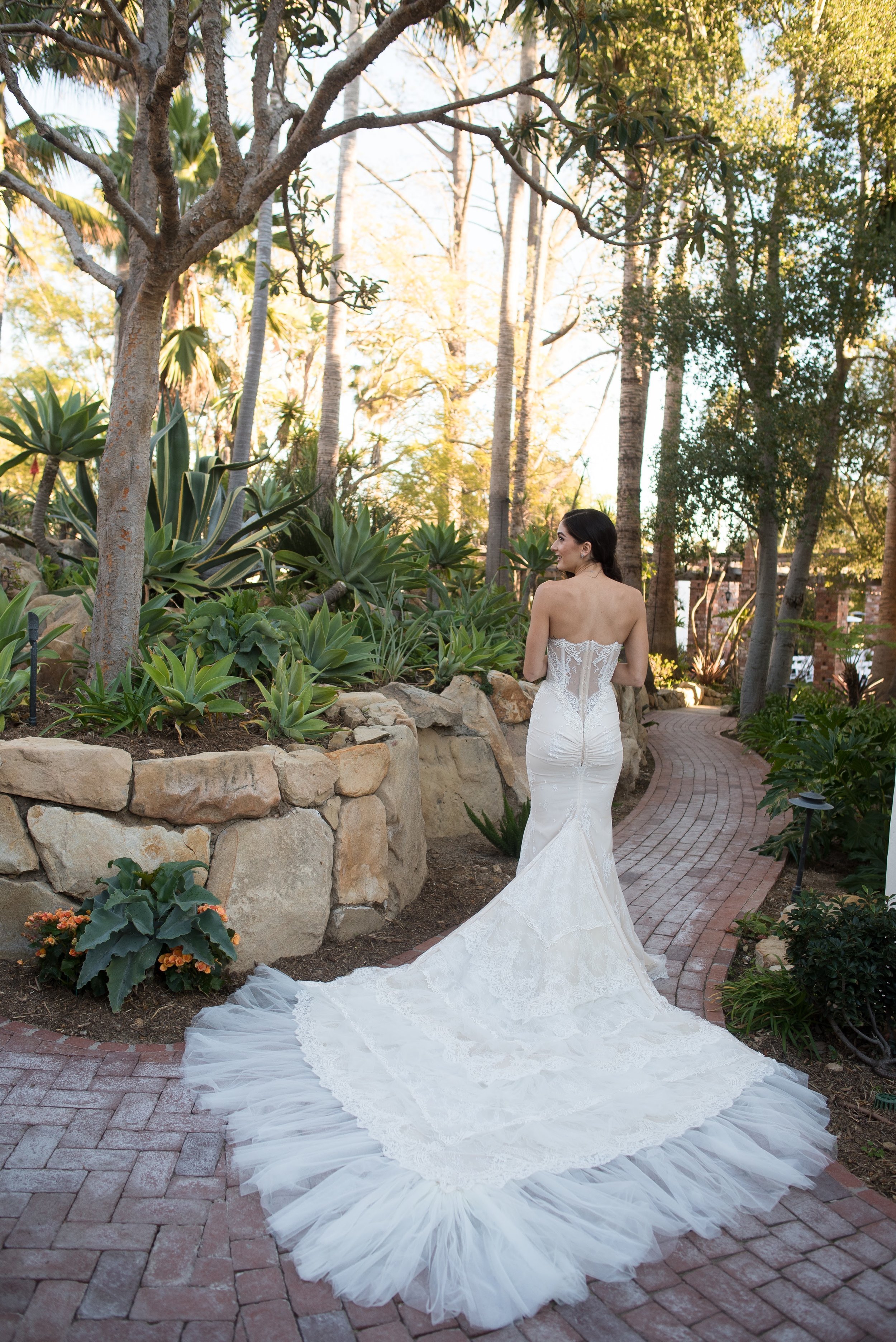 www.santabarbaraweddingstyle.com | Santa Barbara Wedding Style | Precious and Blooming | El Encanto Wedding | Nate and Jenny Weddings | Bride in Wedding Dress