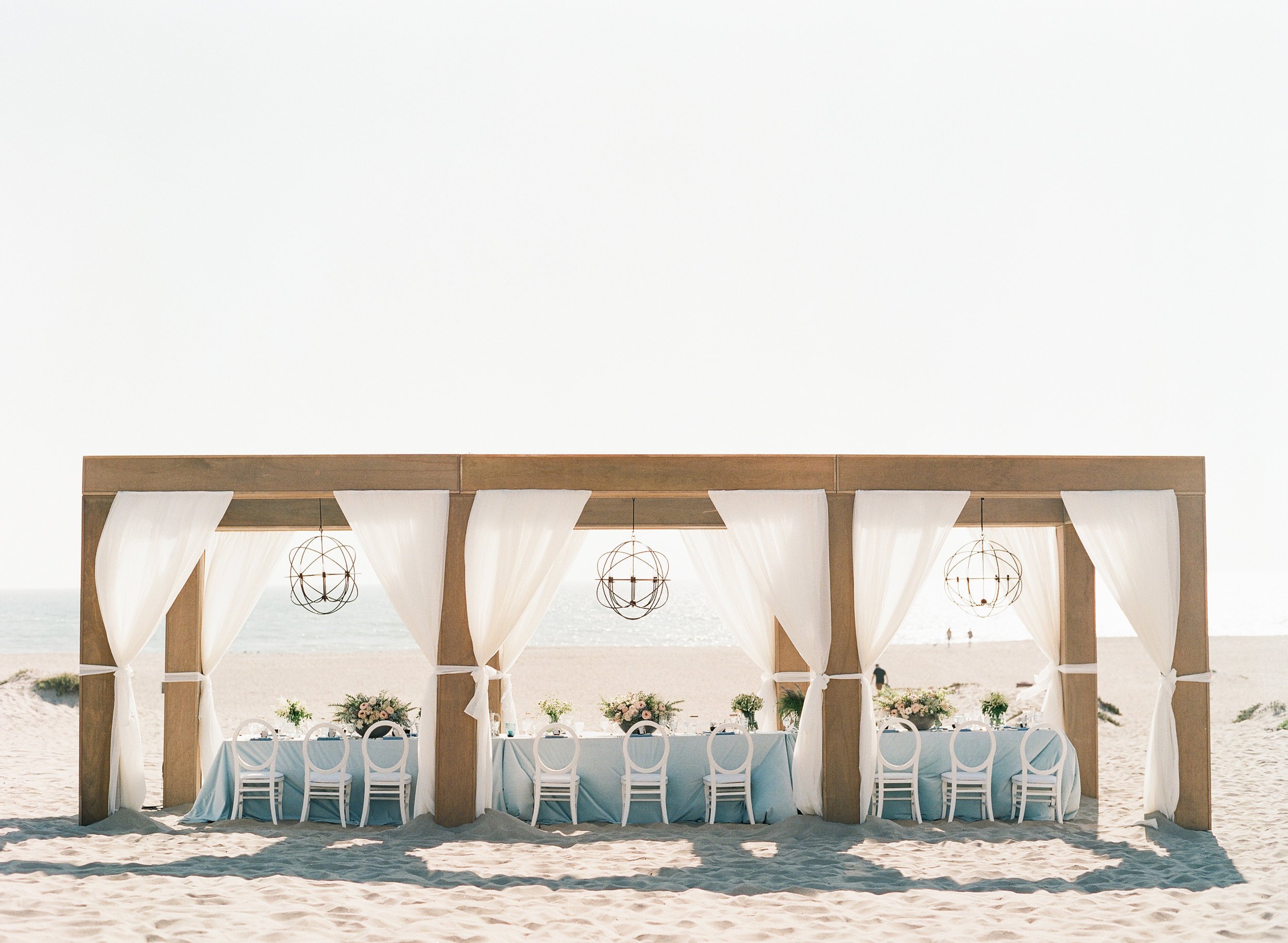 santabarbarawedding.com | Photo: Michelle Beller | Modern Beach Wedding Inspiration