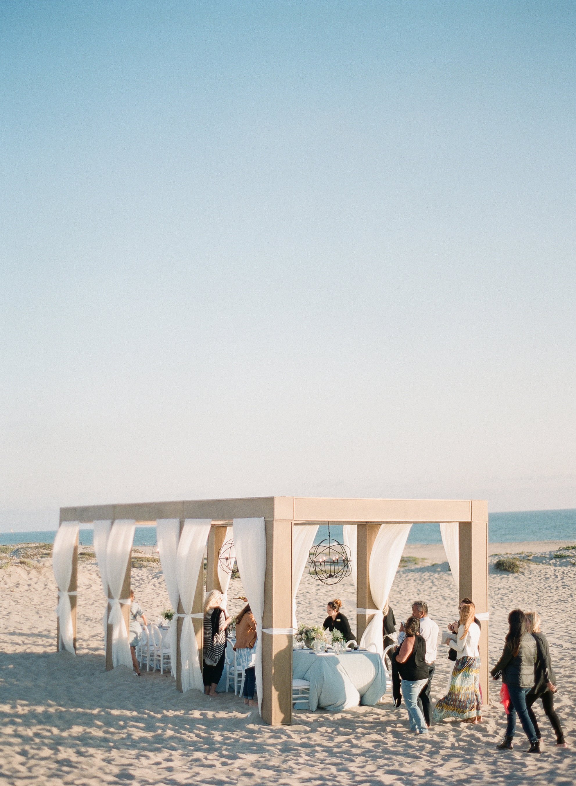 santabarbarawedding.com | Photo: Michelle Beller | Modern Beach Wedding Inspiration