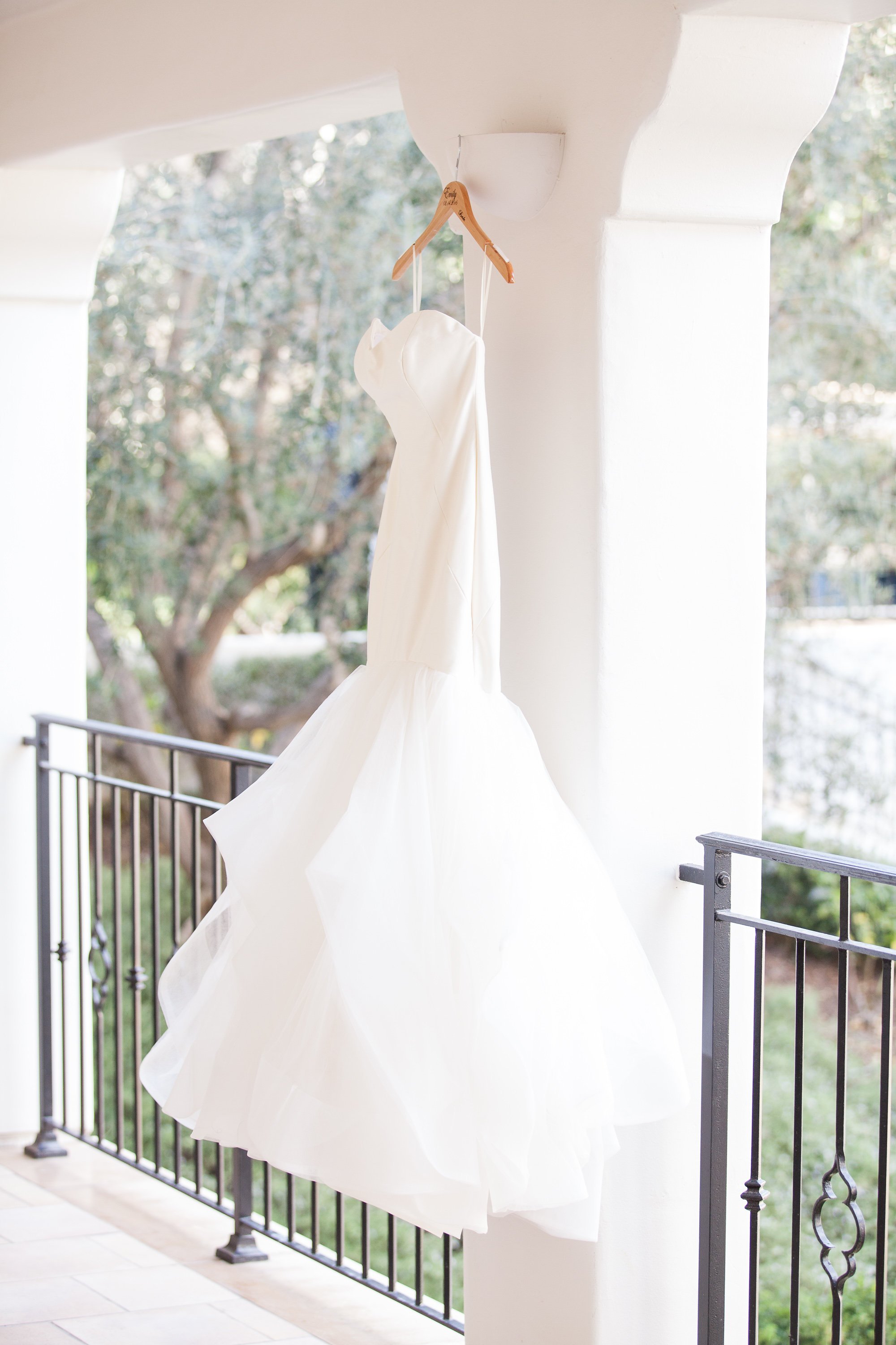 santabarbarawedding.com | photo: Melissa Musgrove | Elegant Bacara Wedding with Wild Greenery Ceremony Arbor