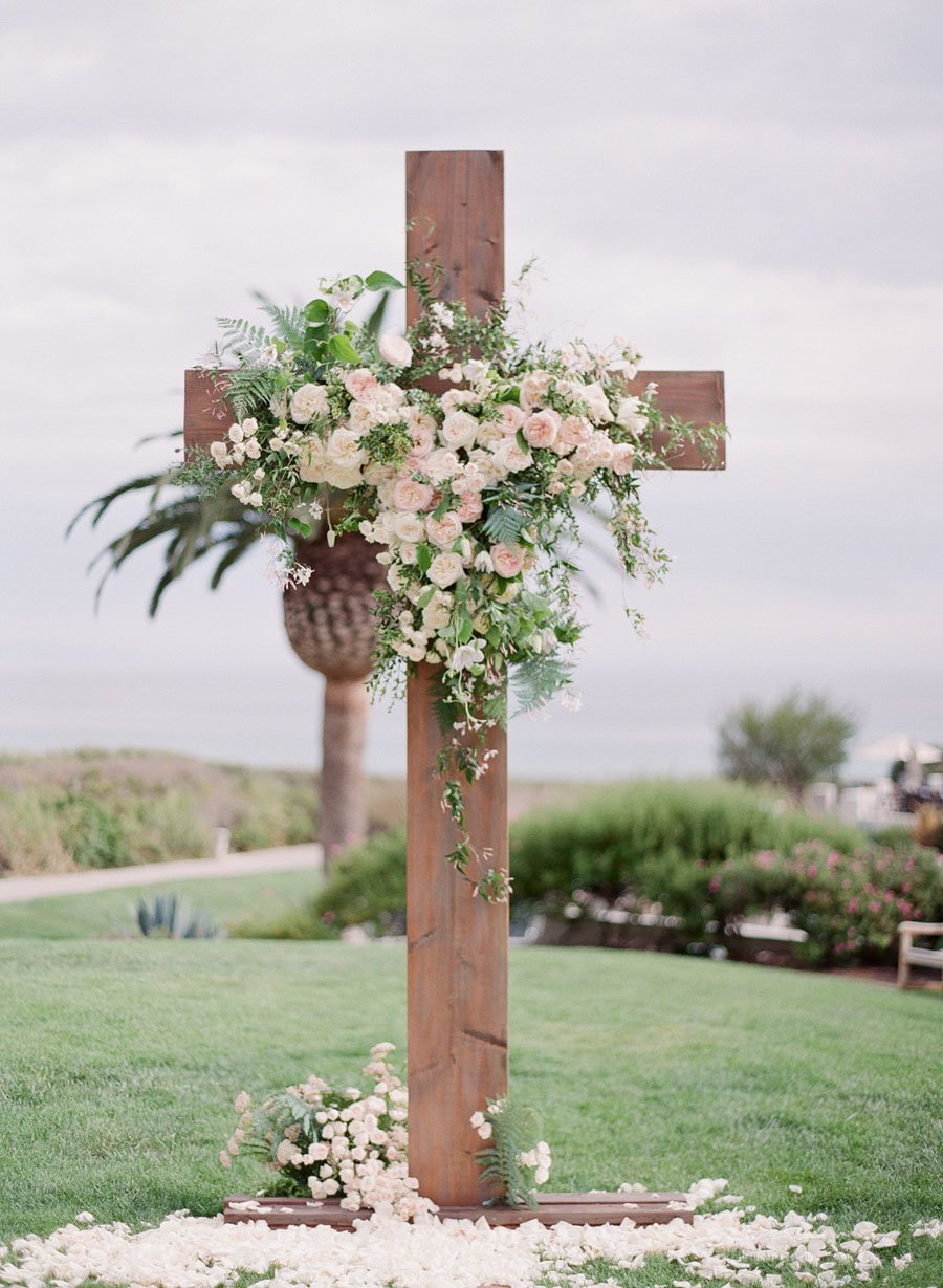 santabarbarawedding.com | Photographer: Megan Sorel | Blush Real Wedding at Bacara Resort & Spa | Teepee Wedding Ideas