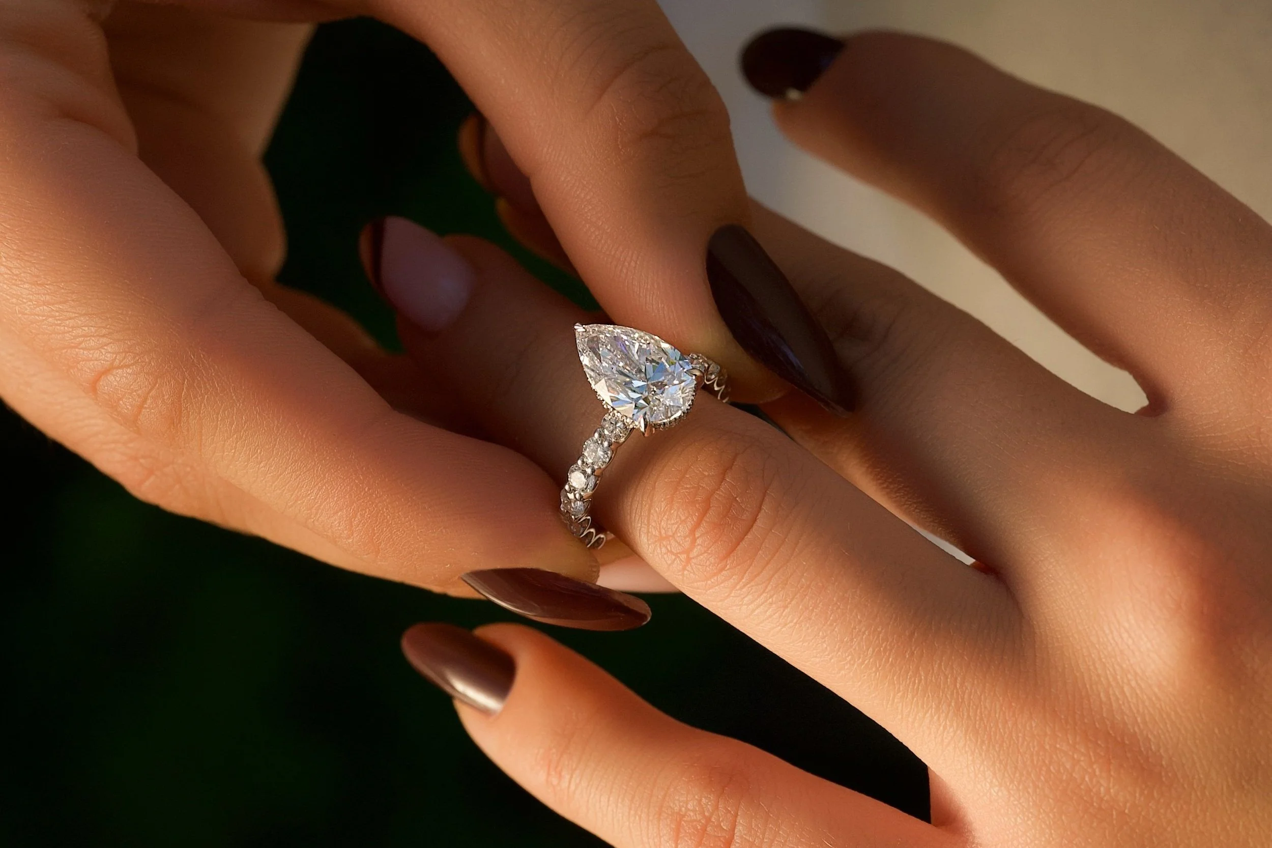 How to Pick and Set the Perfect Pear-Shaped Engagement Ring