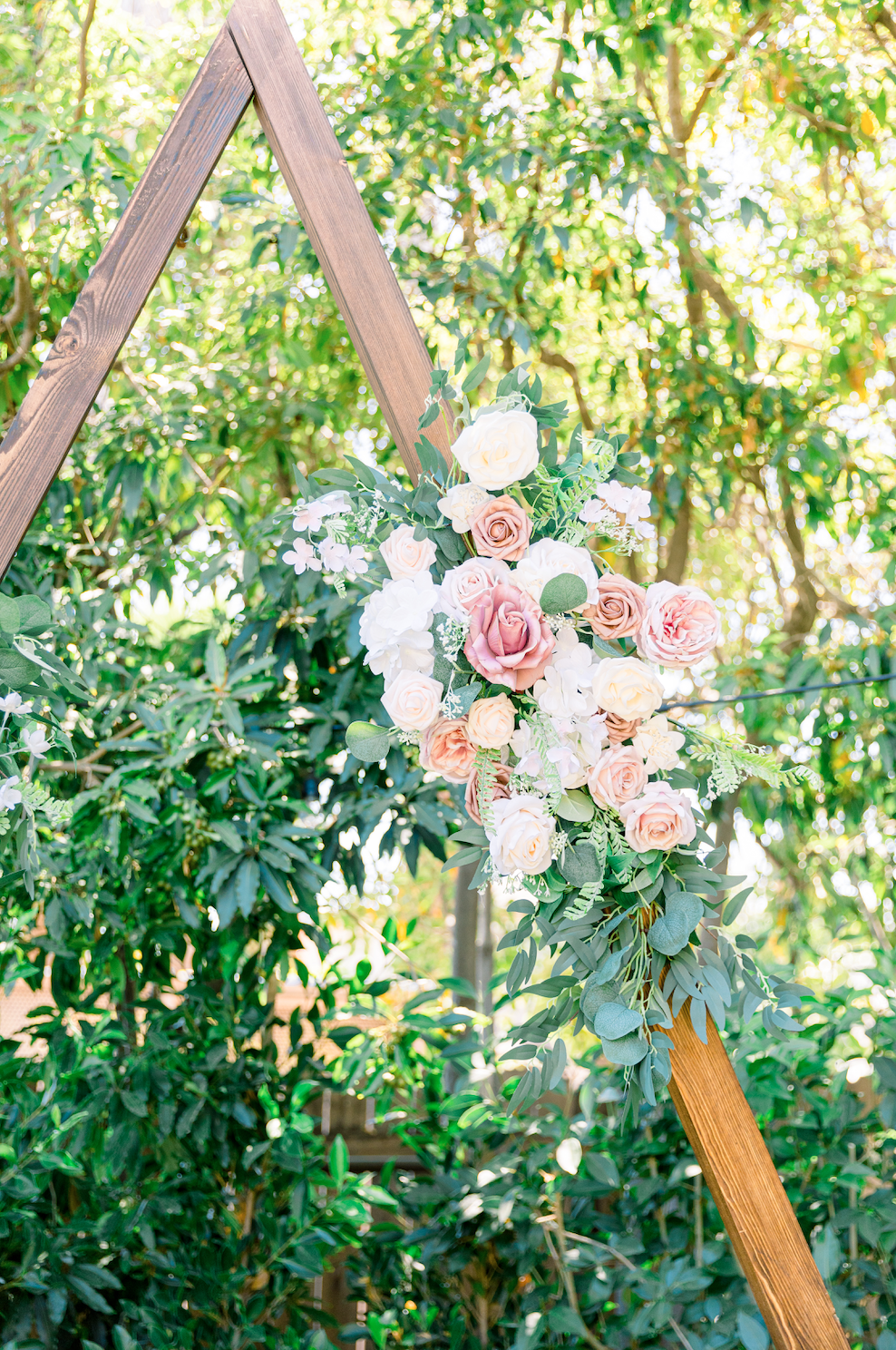 www.santabarbarawedding.com | Fig + Willow Studios | De La Vina Inn | The Twisted Twig | Florals on Ceremony Arch