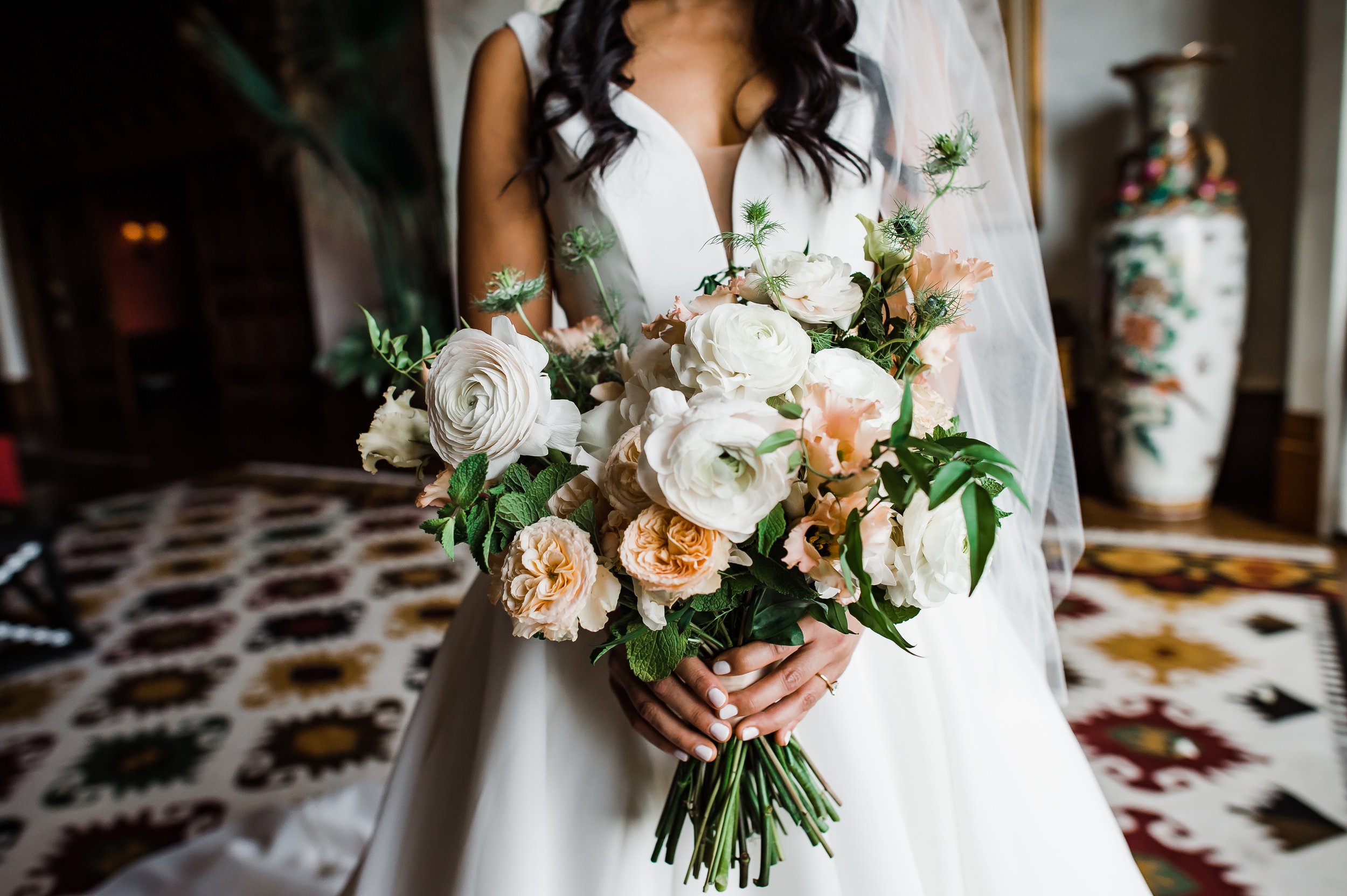 www.santabarbarawedding.com | Michelle Ramirez | Montecito Club | Felici Events | NV Glam Studio | Antheia Floral Design | Bride Holding Her Bouquet