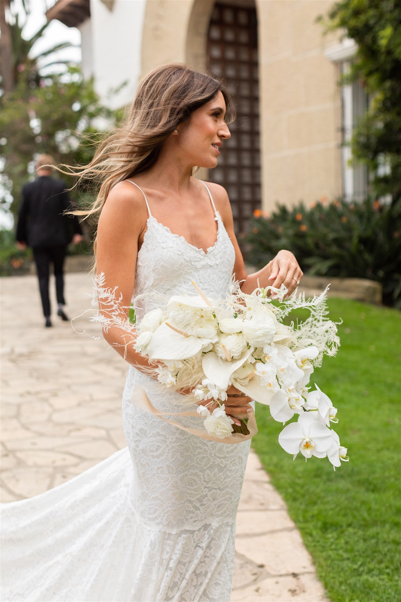 www.santabarbarawedding.com | Events by Fran | Wonder Tribe | Santa Barbara Courthouse | Beauty by Leah Rose | Amari Salon &amp; Spa | Wild West Florals | Bride with Bouquet