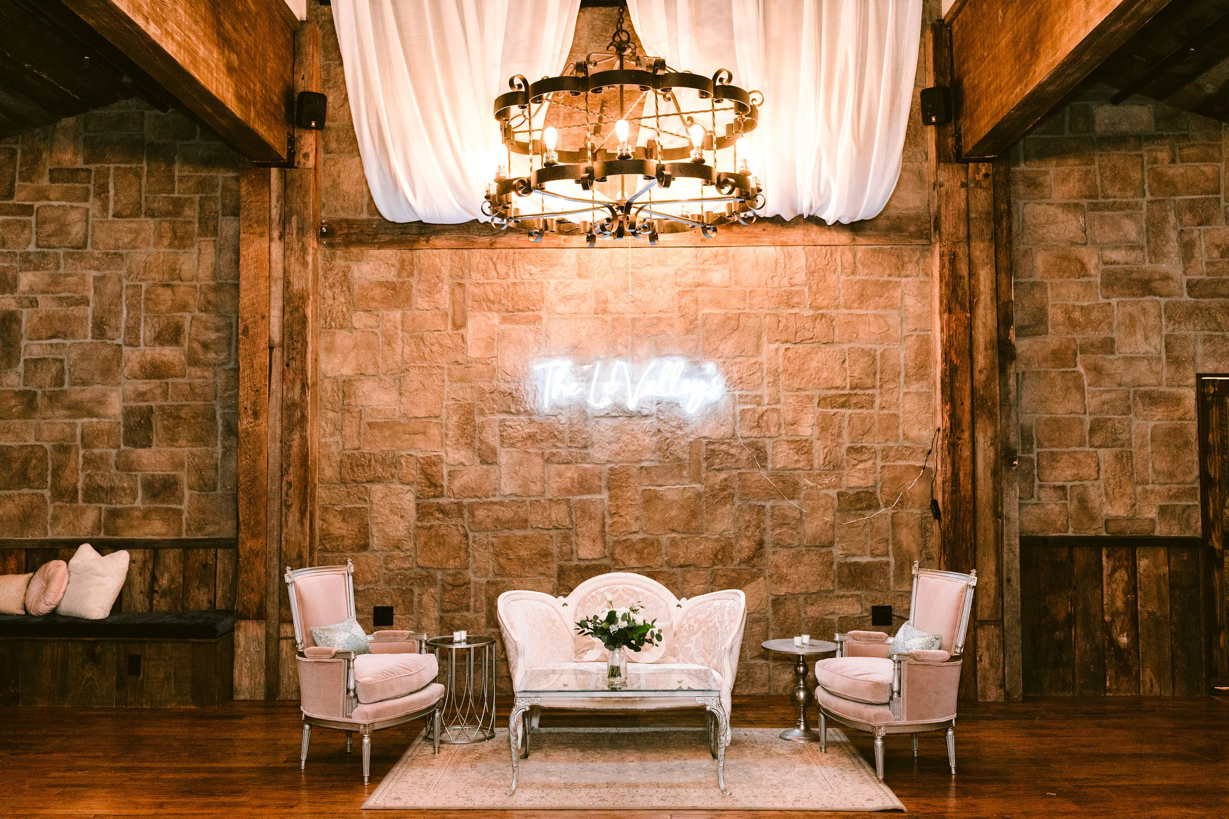 www.santabarbarawedding.com | Zaca Creek | Kathy DeNinno Photography | Wunderland &amp; Co. | Tangled Lotus | Embellish Vintage Rentals | Lounge Area Inside Venue