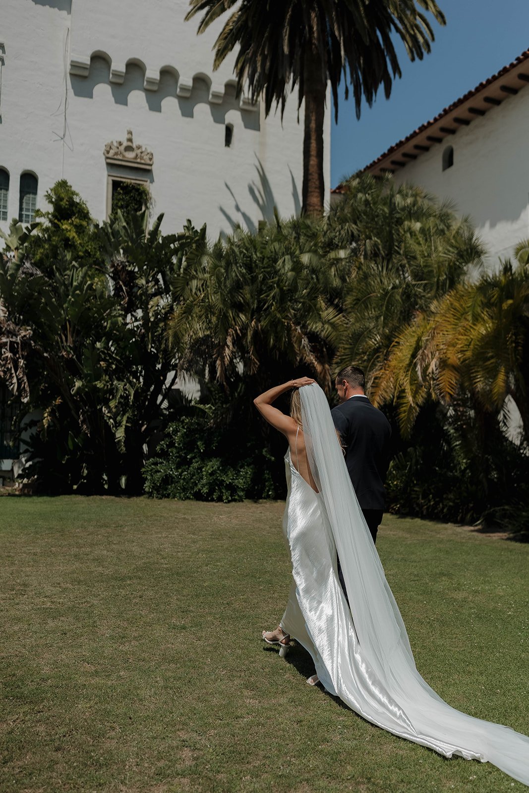 www.santabarbarawedding.com | Gatherings for Good | Sophia Savage | SB Courthouse | The English Garden | Grace Loves Lace | Glam by Taryn | SB Bridal | First Look