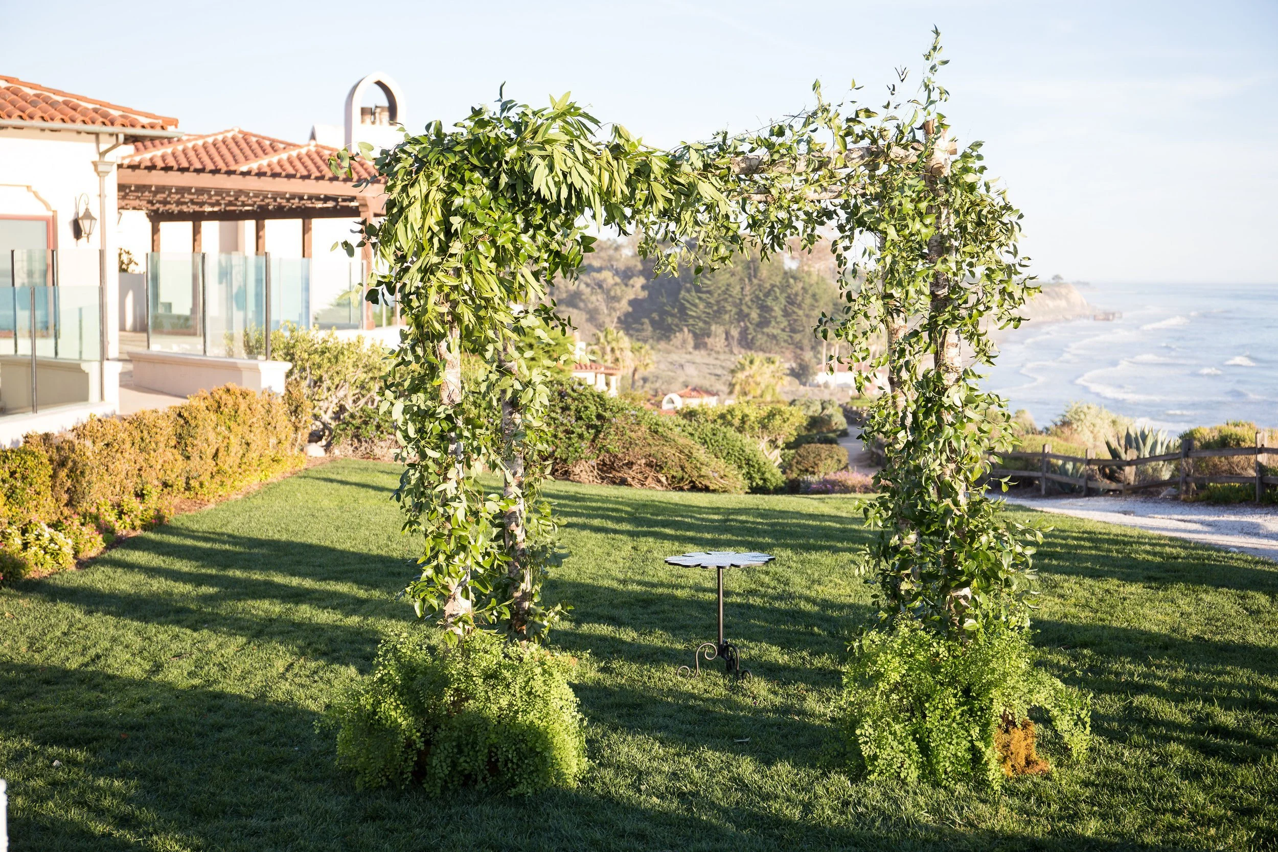 www.santabarbarawedding.com | Bacara Resort &amp; Spa | Melissa Musgrove Photography | Outdoor Ceremony Venue Overlooking the Ocean
