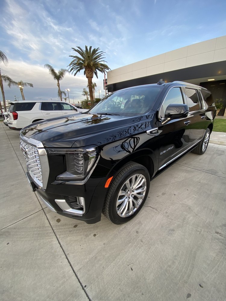 www.santabarbarawedding.com | Elegant Image Limousine | Luxury San Luis Obispo Transportation Services | Black Yukon SUV
