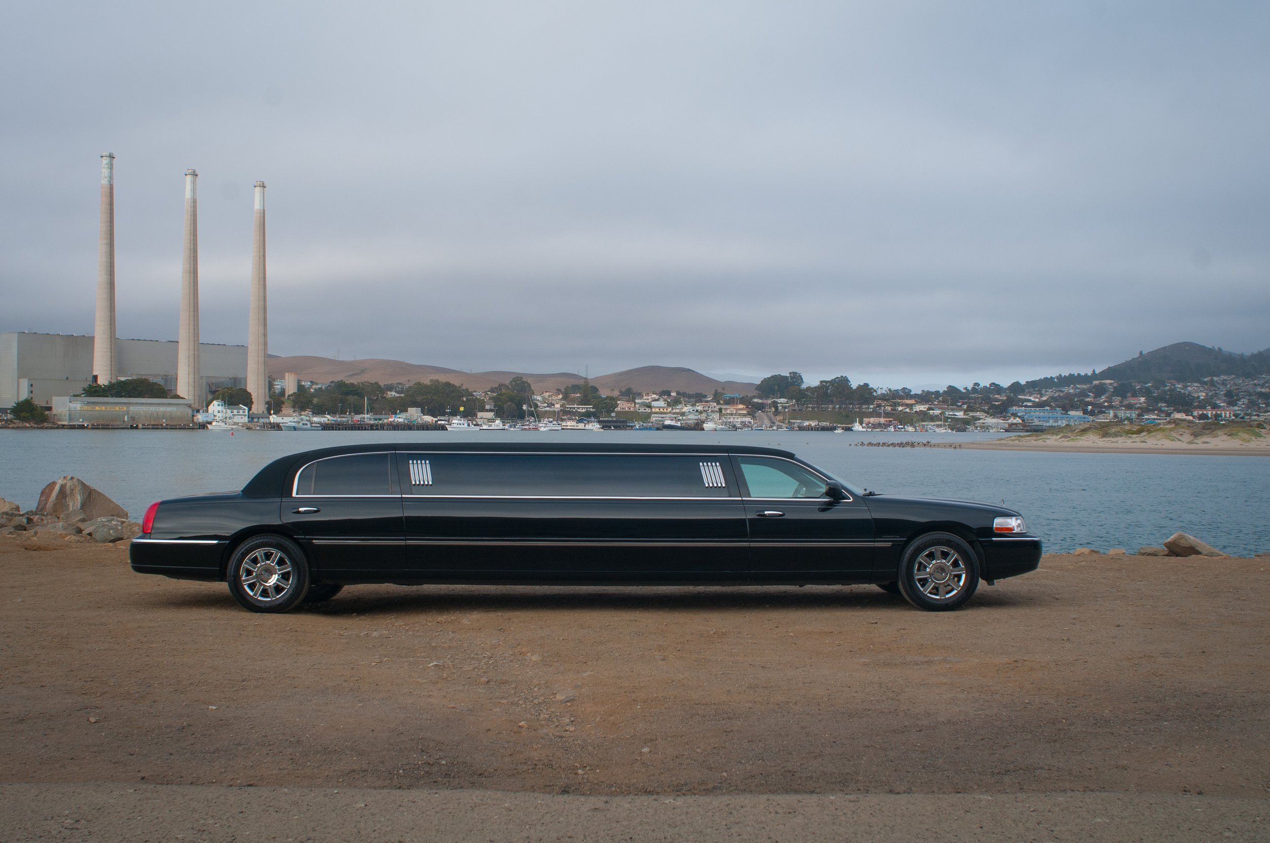 www.santabarbarawedding.com | Elegant Image Limousine | Luxury San Luis Obispo Transportation Services | Black Stretch Limousine