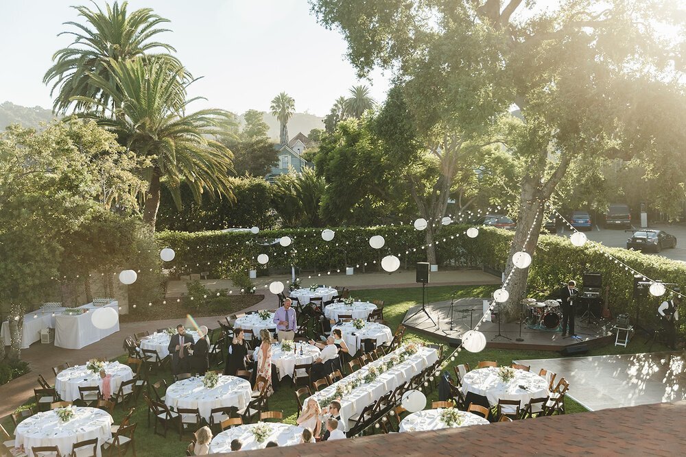 www.santabarbarawedding.com | The Santa Barbara Club | Jessica Fairchild | Reception Tables Set Up Outside at the Venue