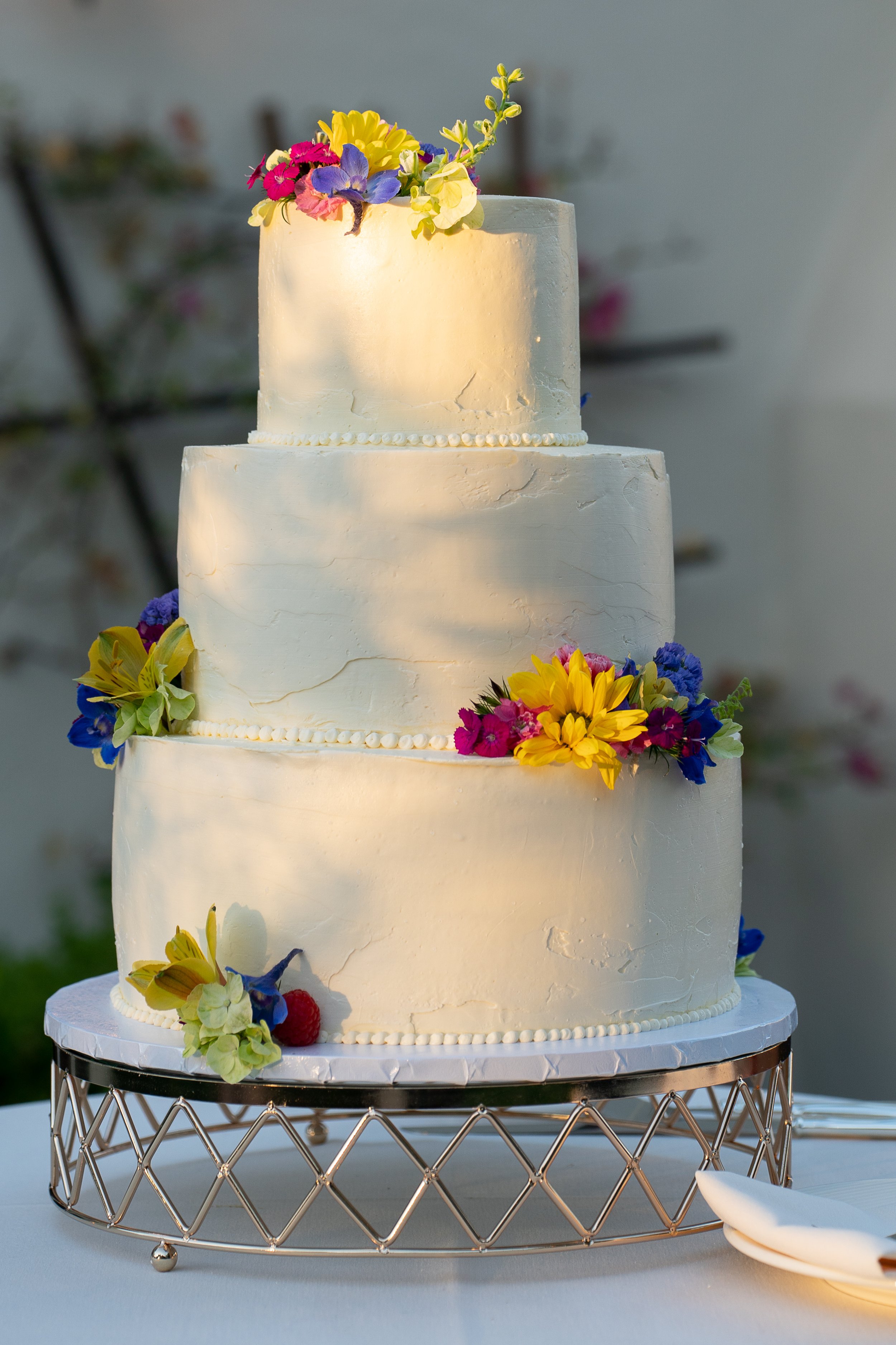 www.santabarbarawedding.com | Santa Barbara Club | Jensen Sutta | Julie Steele | Breanna Jane Botanicals | Tano Cabugos | The Wedding Cake