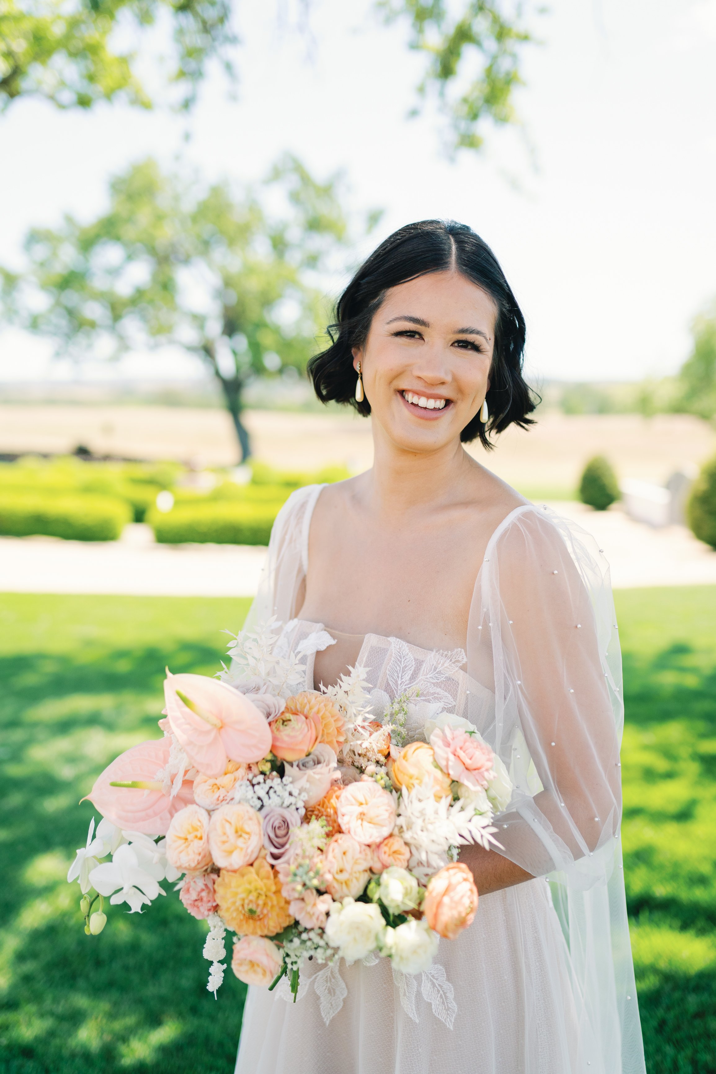 www.santabarbarawedding.com | Augusta Ottillia Photography | Megan Rose Events | Fallen Oaks Estate | Brooke Edelman | Meagan Fondren | Bride with Bouquet