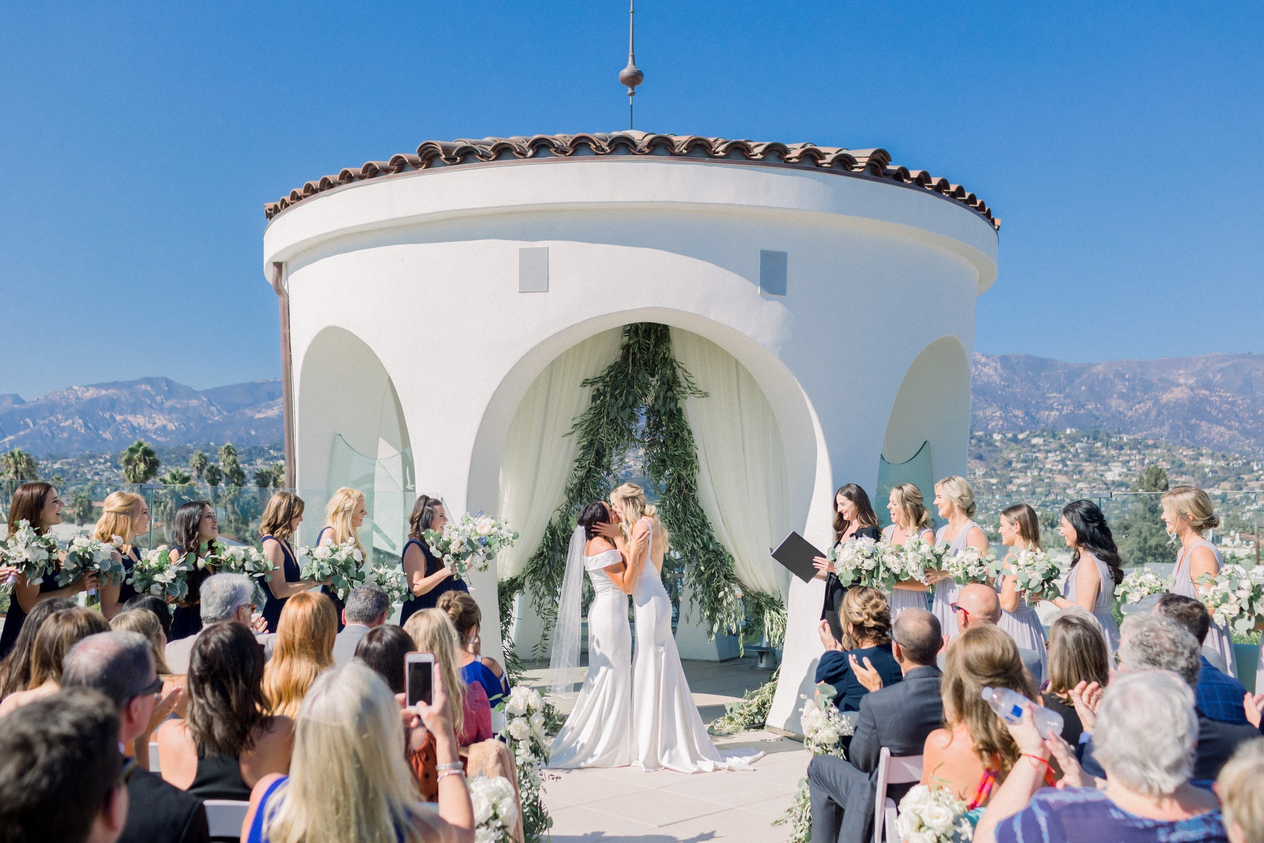 www.santabarbarawedding.com | MOXI Museum | James + Jess Photography | Couple Kissing at Ceremony on Museum Rooftop