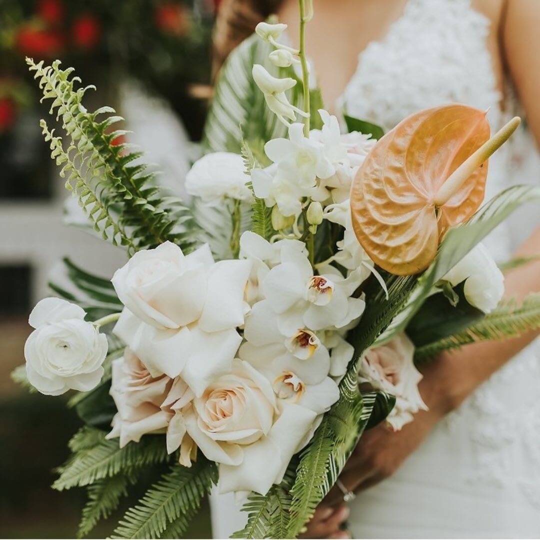 What better way to celebrate Earth Day than with some floral inspiration from some of our very talented florists?! 🌎💐

Here at SBWS, we LOVE sharing top wedding talent with engaged couples and helping plan their dream wedding. Which is why we have 