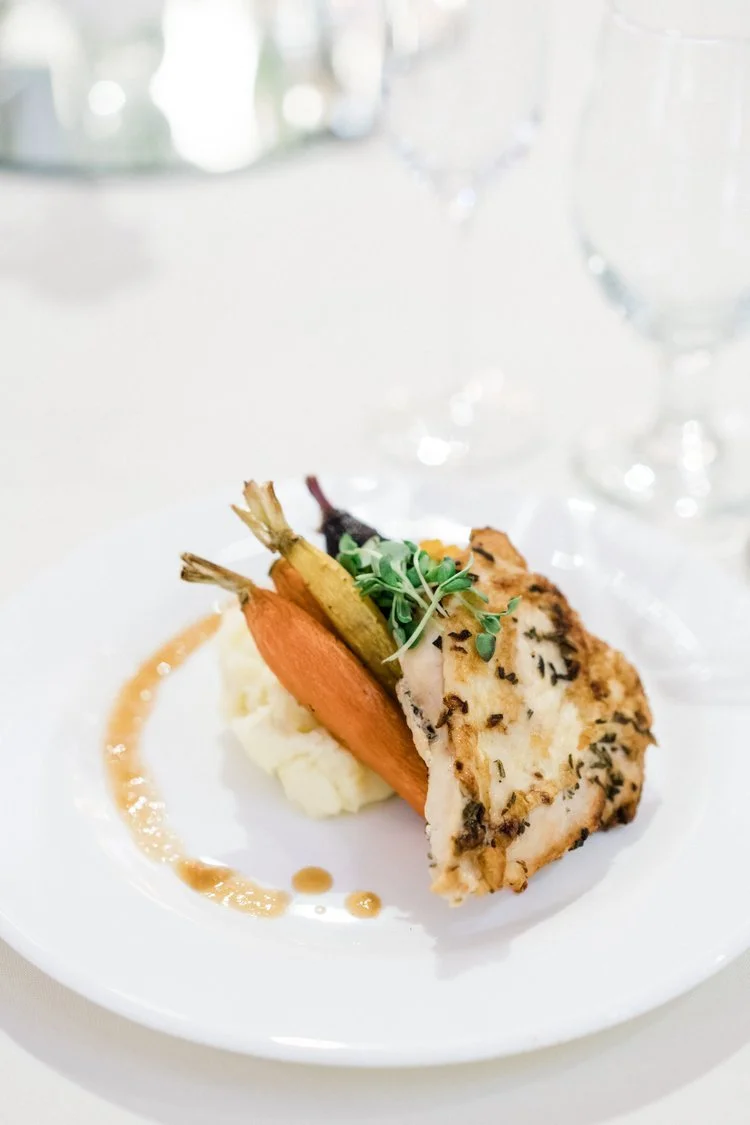 www.santabarbaraweddingstyle.com | Omni Catering | Plate of Chicken, Vegetables, and Mashed Potatoes