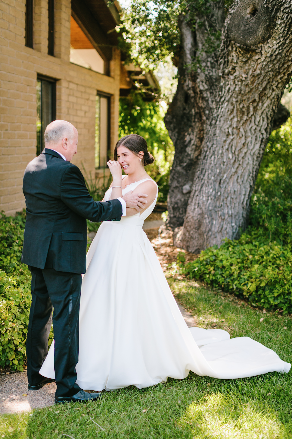 www.santabarbarawedding.com | Jodee Debes Photography | Father Daughter First Look