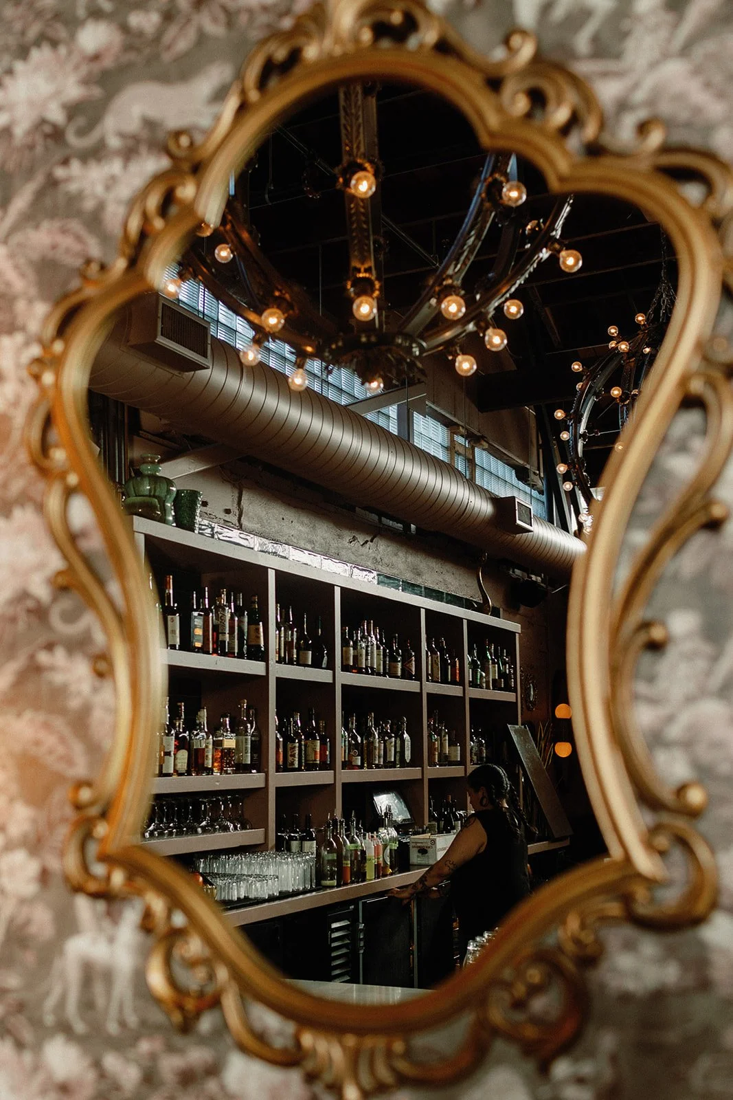 www.santabarbarawedding.com | Pearl Social | Inside Picture of the Bar