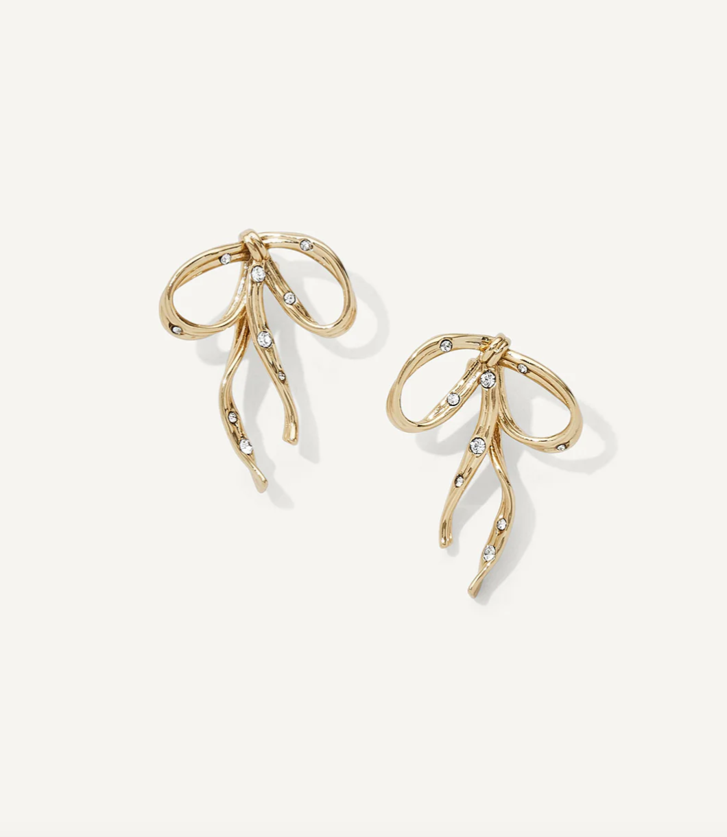 www.santabarbarawedding.com | Olive &amp; Piper | Wedding Guest Statement Bow Earrings