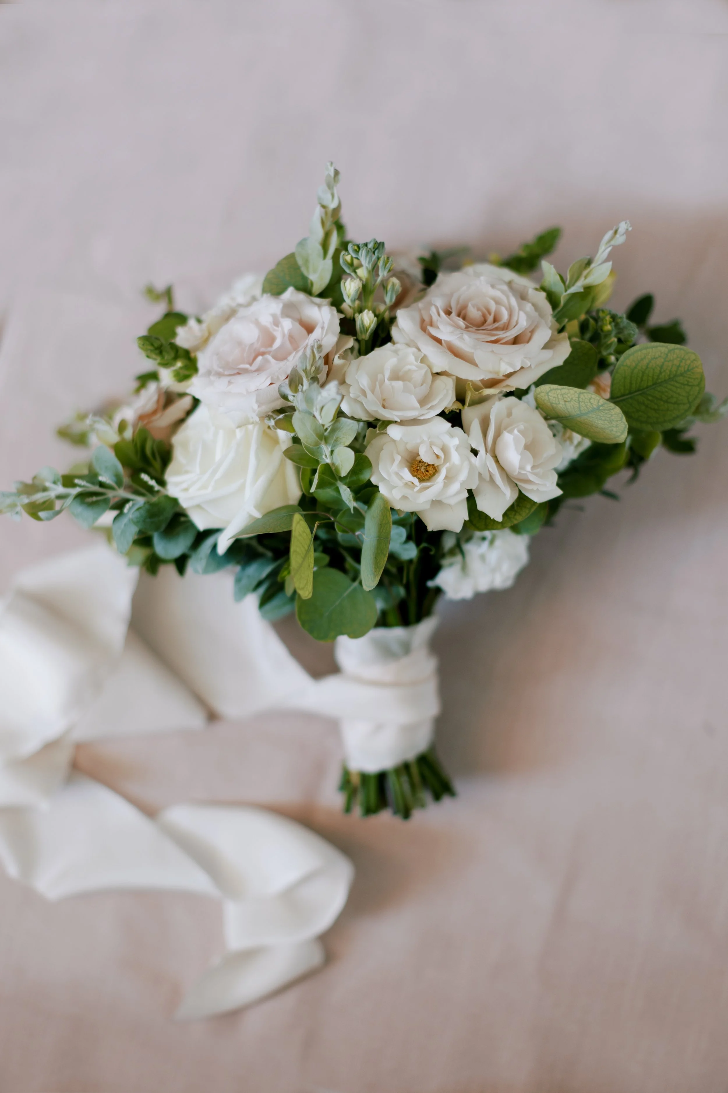 www.santabarbarawedding.com | Gloria Mesa | Belmond El Encanto | Jamison and Tania Photography | Flourish Design & Co. | Bridal Bouquet