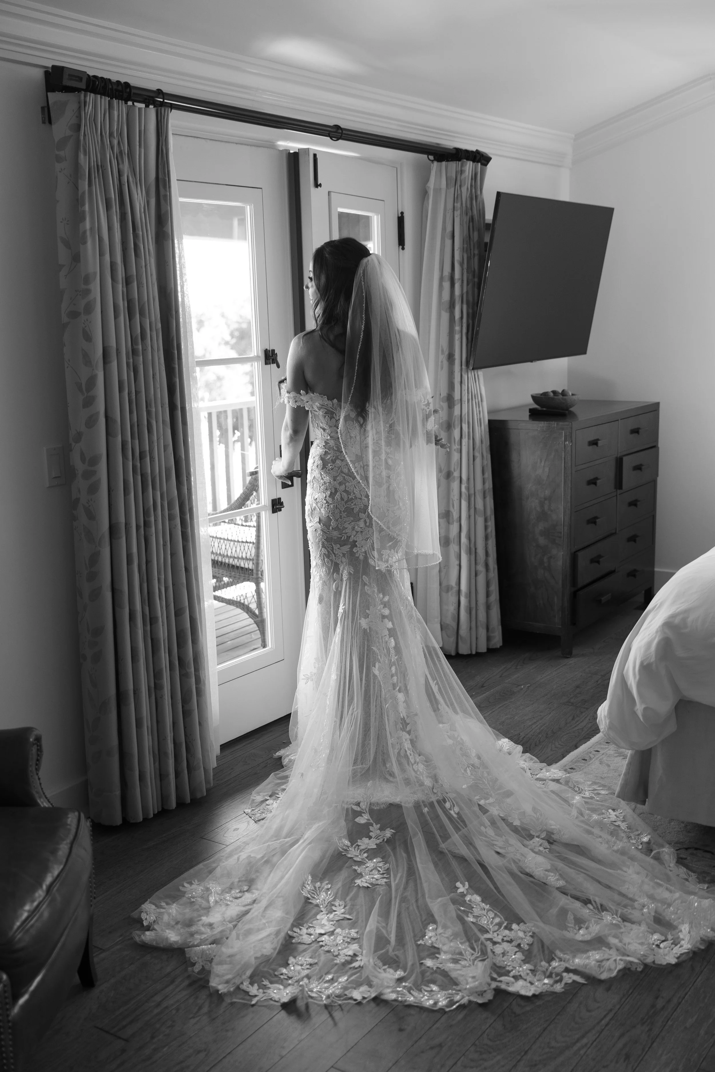 www.santabarbarawedding.com | Gloria Mesa | Belmond El Encanto | Jamison and Tania Photography | Flourish Design & Co. | Marla & Co. | Bride in Gown