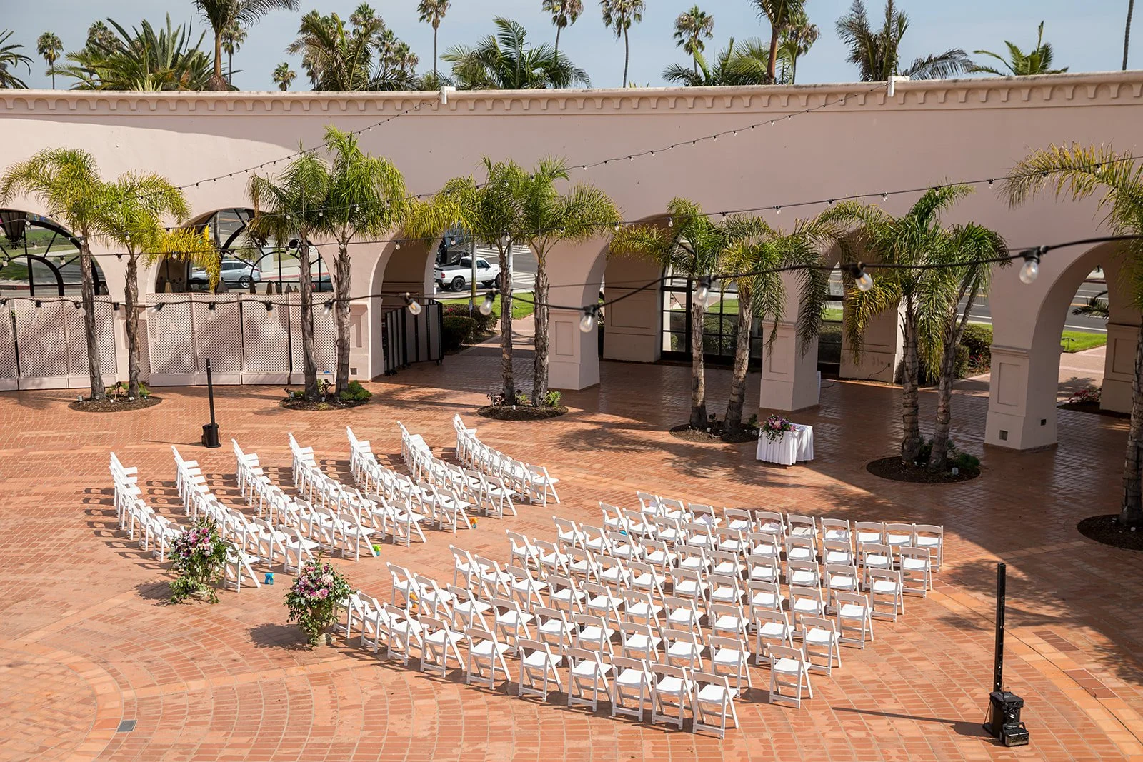 www.santabarbarawedding.com | Elizabeth Victoria | Hilton SB | Amazing Days Events | Kaleidoscope Flowers | NV Glam | Ceremony Set Up