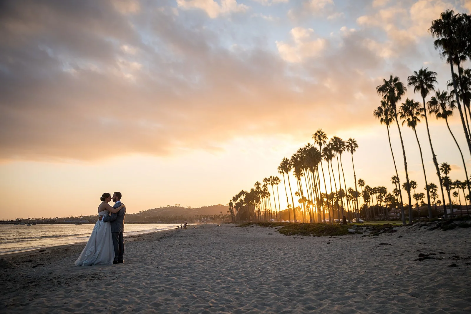 www.santabarbarawedding.com | Elizabeth Victoria | Hilton SB | Amazing Days Events | Kaleidoscope Flowers | NV Glam | Couple Photo Shoot