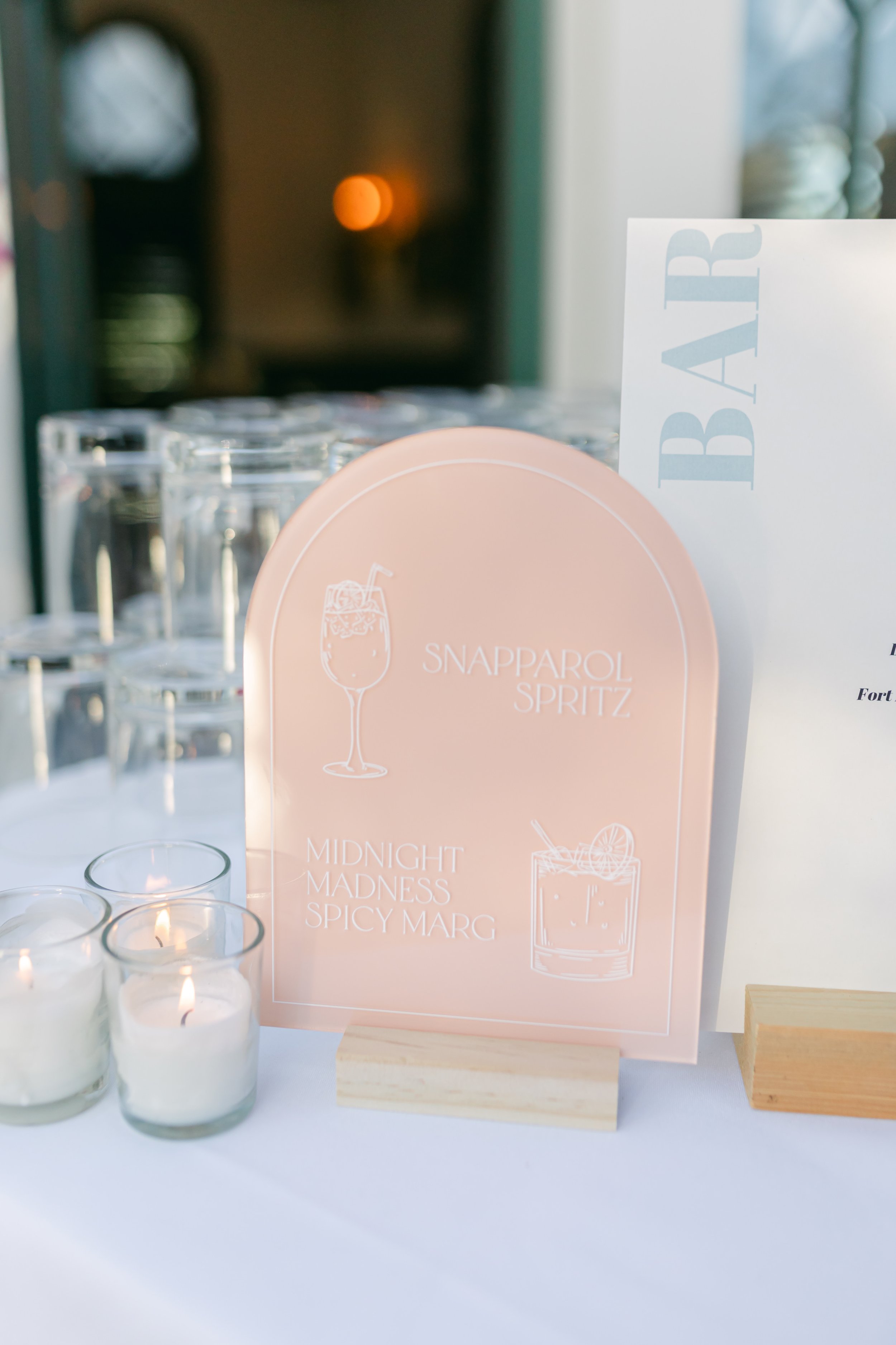 www.santabarbarawedding.com | Aura Elizabeth | Onyx &amp; Redwood | SB Club | Bright Rentals | Flourish Design &amp; Co. | Bar Sign at Reception