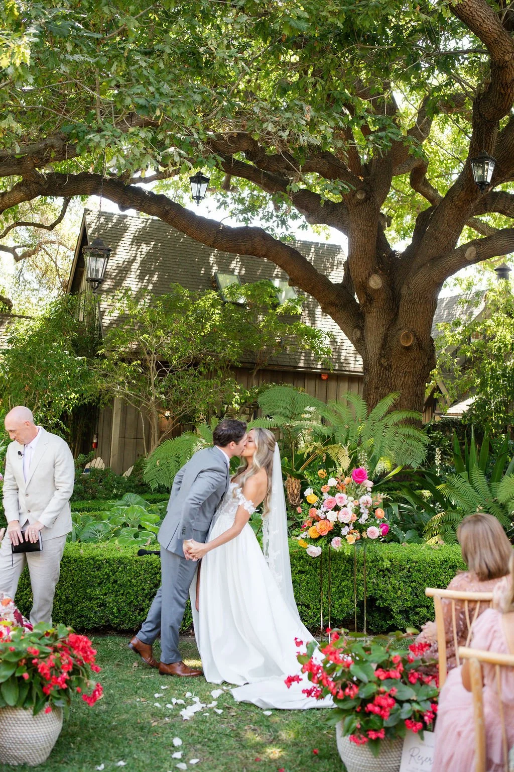 www.santabarbarawedding.com | Ann Johnson Events | Simpson House Inn | Sister B Studios | Dreamcatcher Artistry | Ventura Rentals | The Ceremony