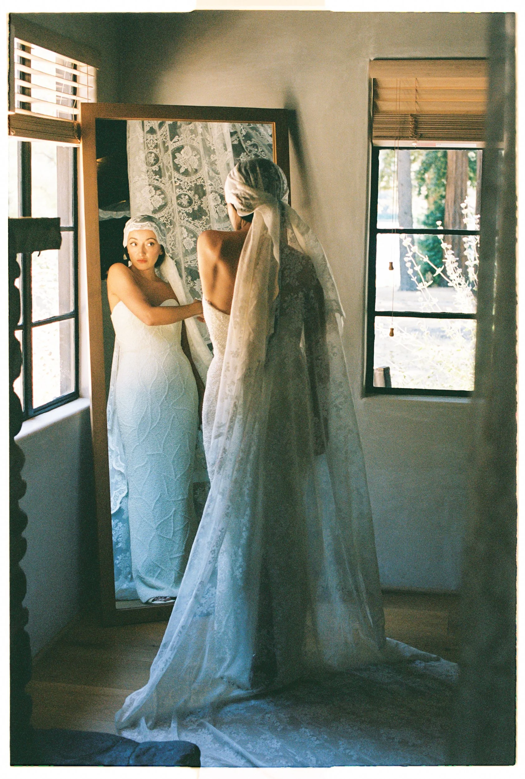 www.santabarbarawedding.com | Zaca Lake | Laine Palm Planning | Alanna Durkee | Brophy Blooms | Amber Rose | Bride Getting Ready