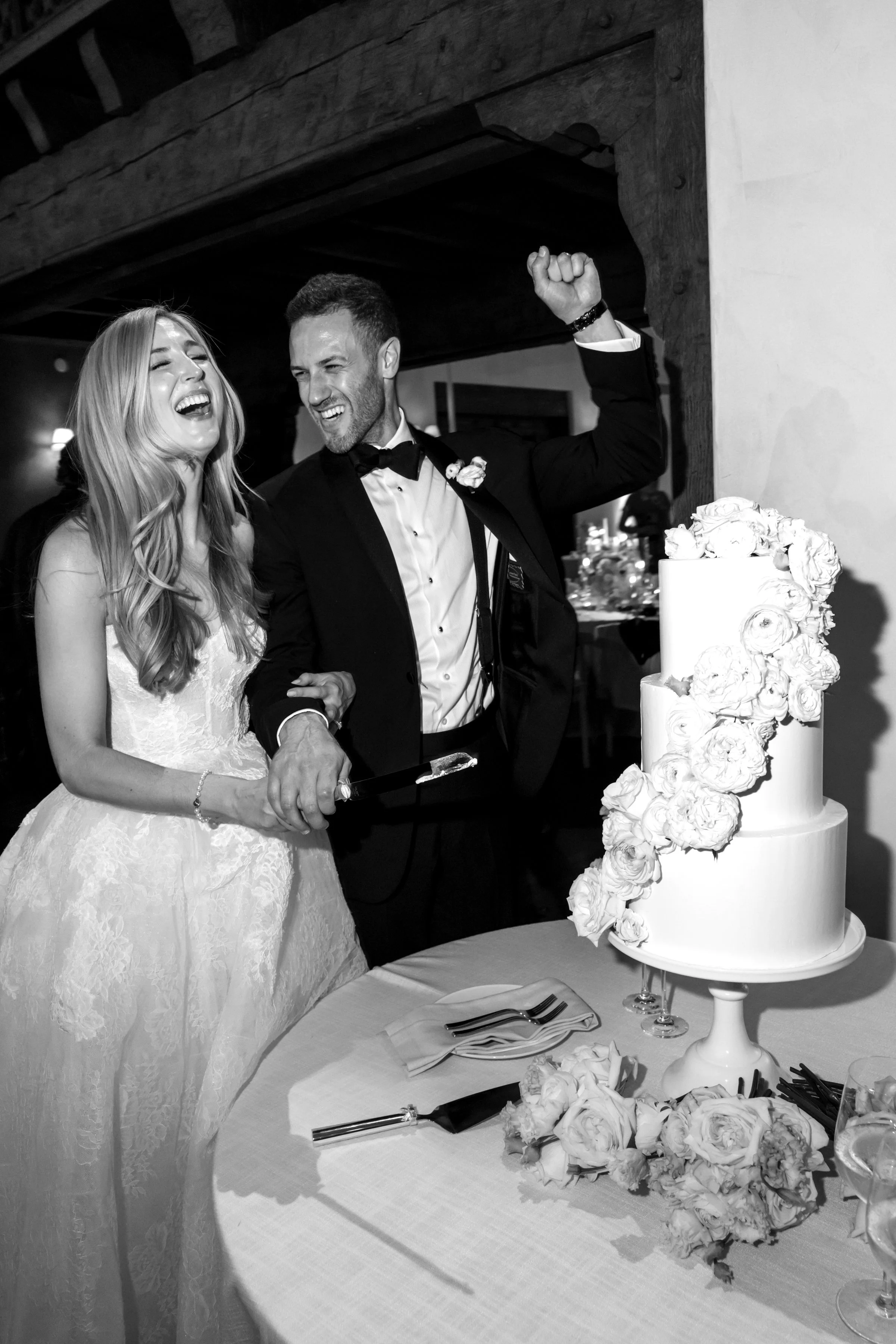 www.santabarbarawedding.com | Scott Clark | Bliss Productions Co. | Montecito Club | Bright Floral | Marla &amp; Co. | Ben Mallare Entertainment | Lele Patisserie | Couple Cutting Cake