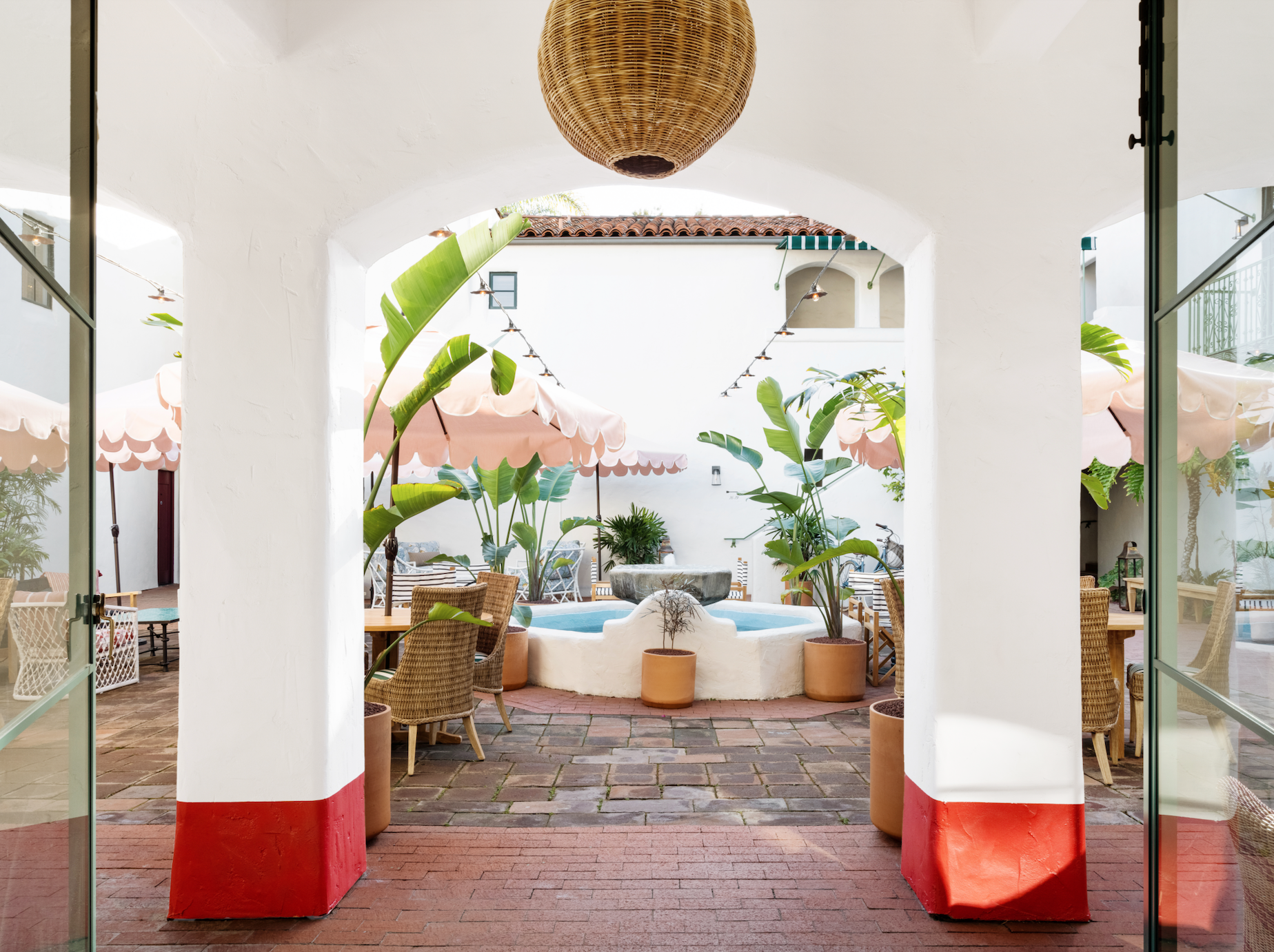 www.santabarbarawedding.com | Palihouse Santa Barbara | Santa Barbara Wedding Venue Cocktail Bar and Garden