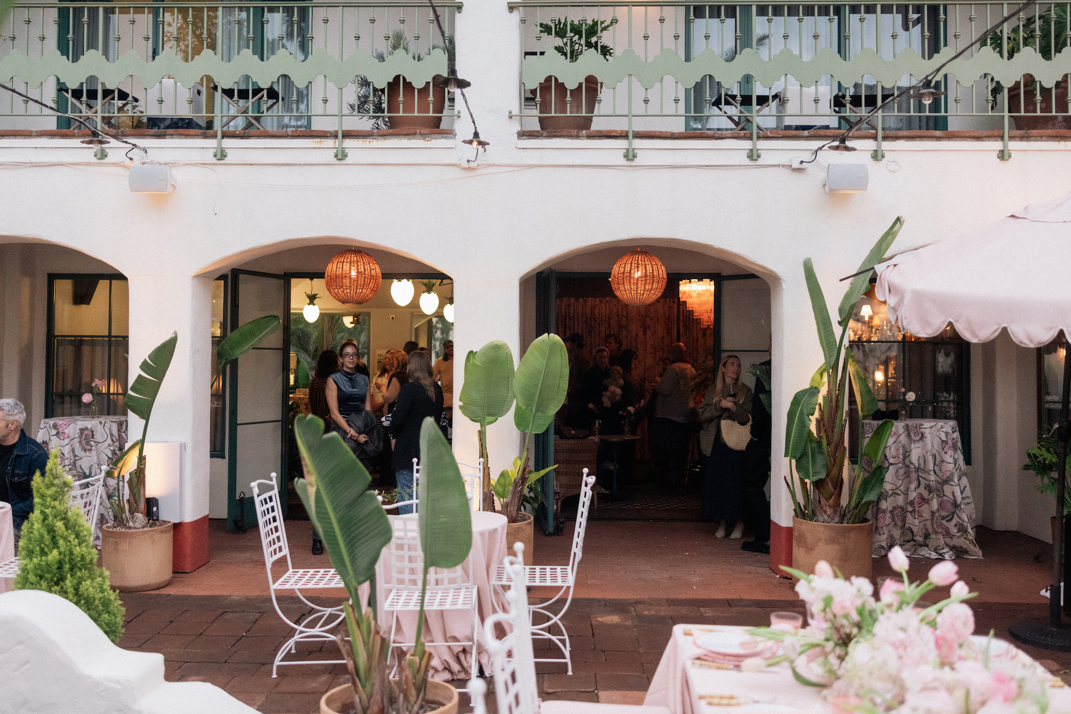 www.santabarbarawedding.com | Palihouse Santa Barbara | Santa Barbara Wedding Venue Cocktail Bar and Garden