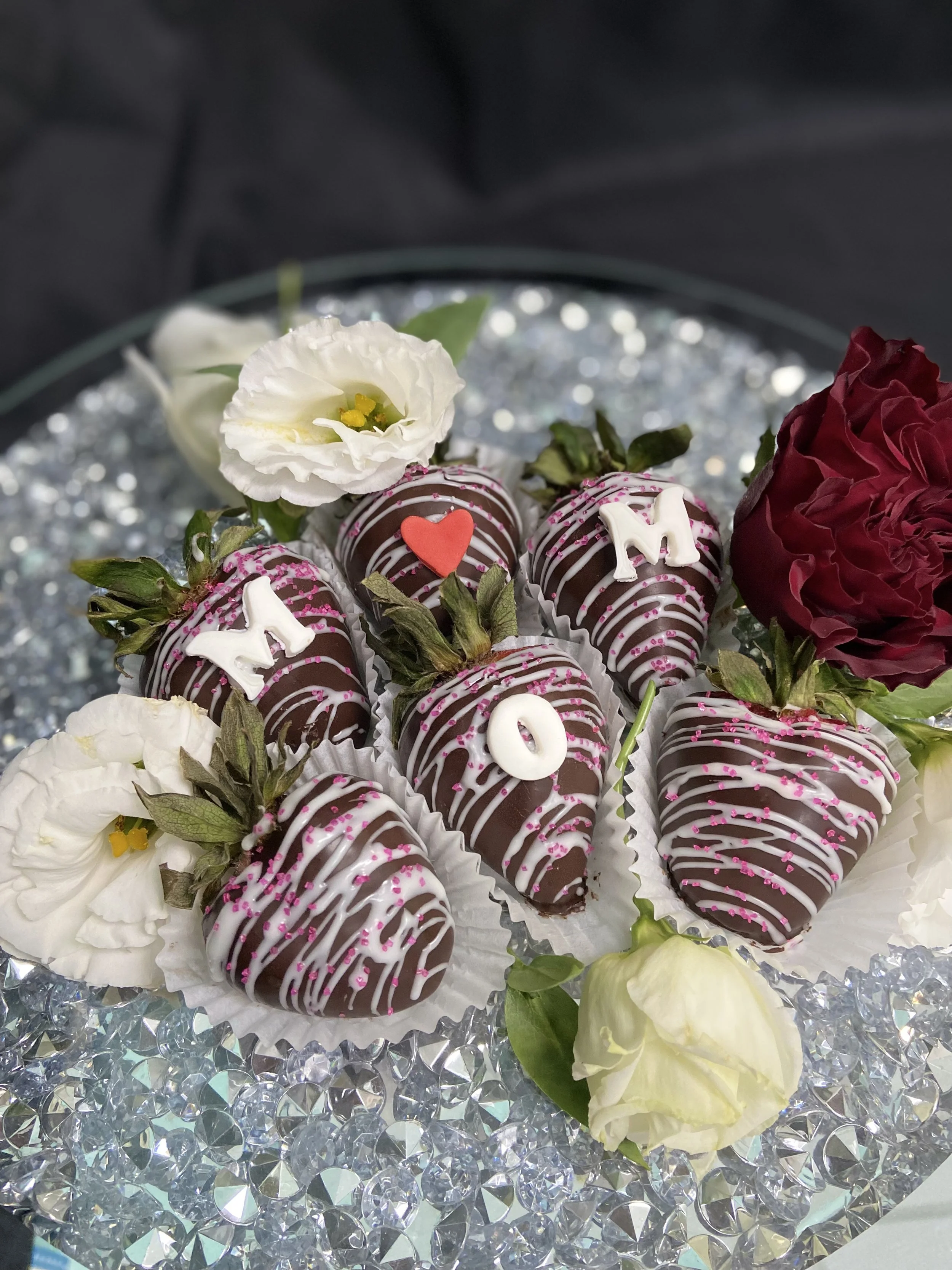 www.santabarbarawedding.com | The Little Things Bakery | Mother's Day Chocolate Covered Strawberries