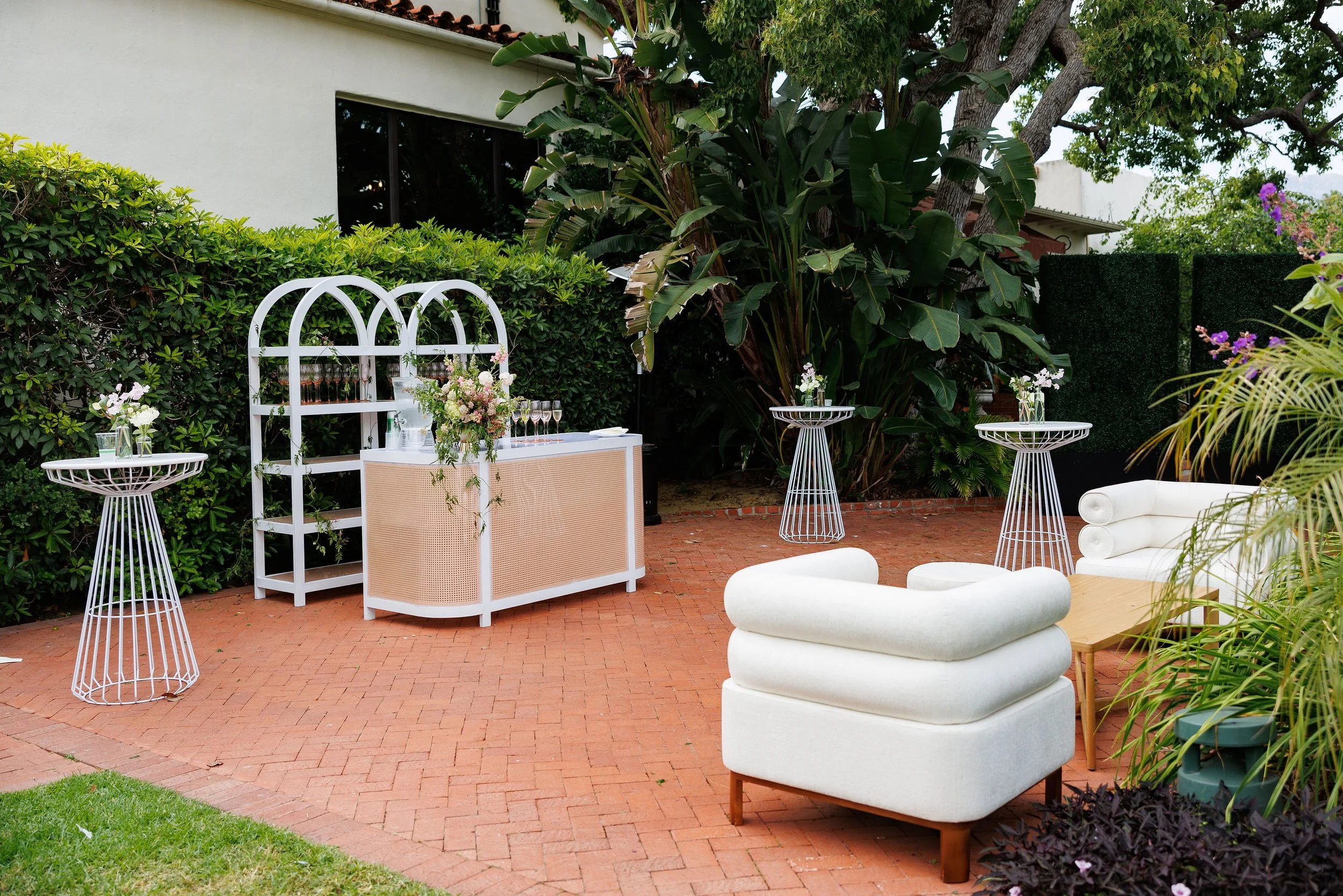 www.santabarbarawedding.com | Girl Squad Media | Riviera Mansion | Town and Country Event Rentals | Outdoor Garden Party Wedding 