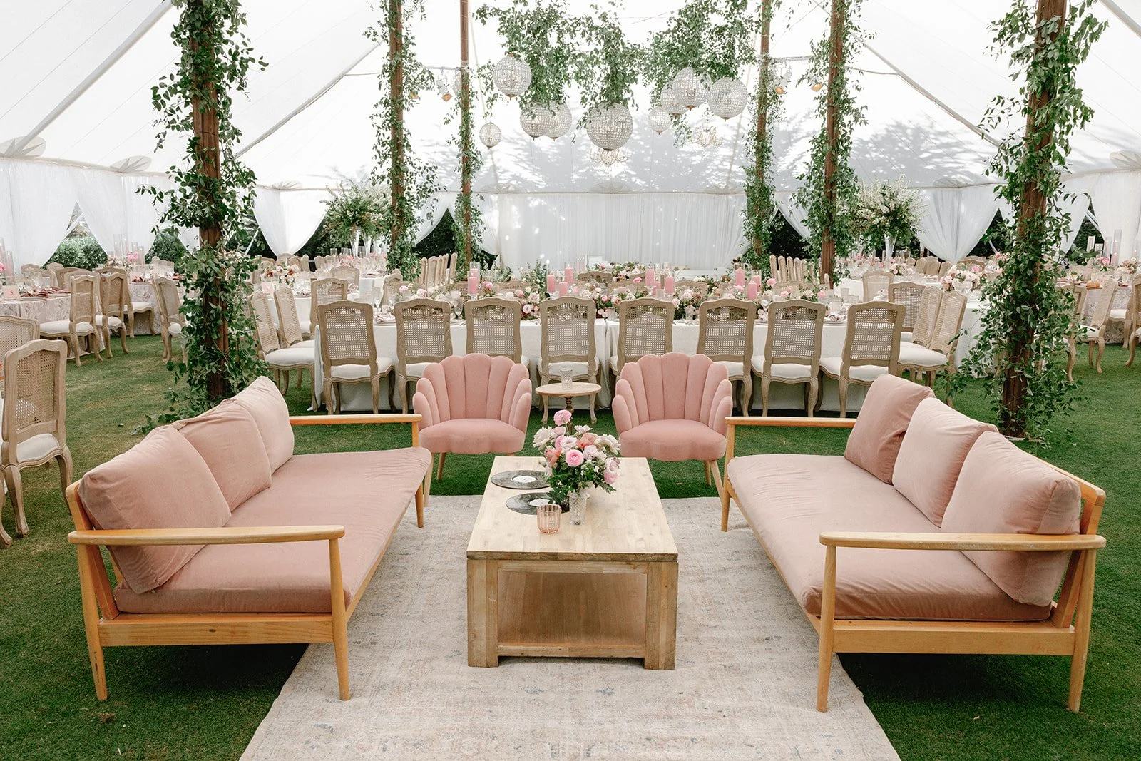 www.santabarbarawedding.com | Sposto Photography | Olive Grove Estate | weddings by Susan Dunne | Mulberry Estate | Bright Event Rentals | BBJ La Tavola | Lounge Area