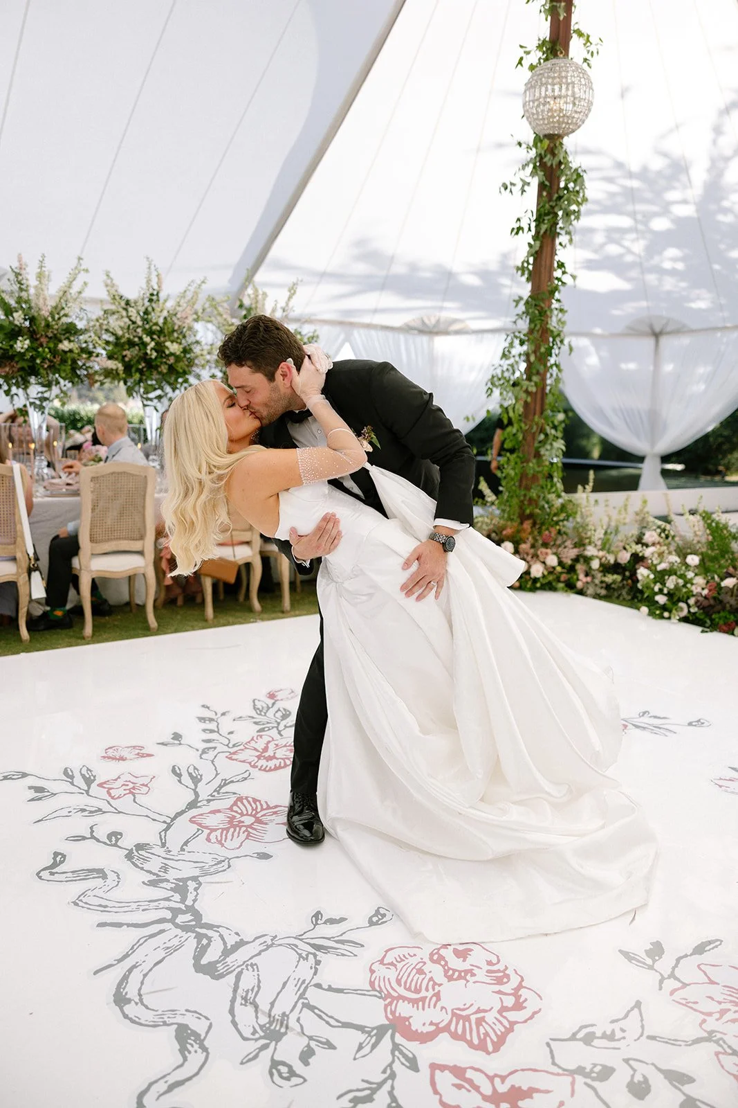 www.santabarbarawedding.com | Sposto Photography | Olive Grove Estate | weddings by Susan Dunne | Mulberry Estate | Bright Event Rentals | Couple First Dance