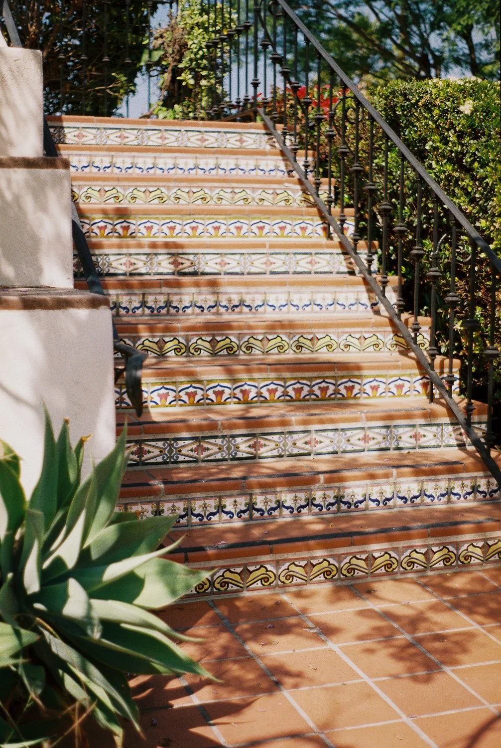 www.santabarbarawedding.com | Holly Castillo | Santa Barbara Courthouse | LGBTQ+ Wedding at the Courthouse