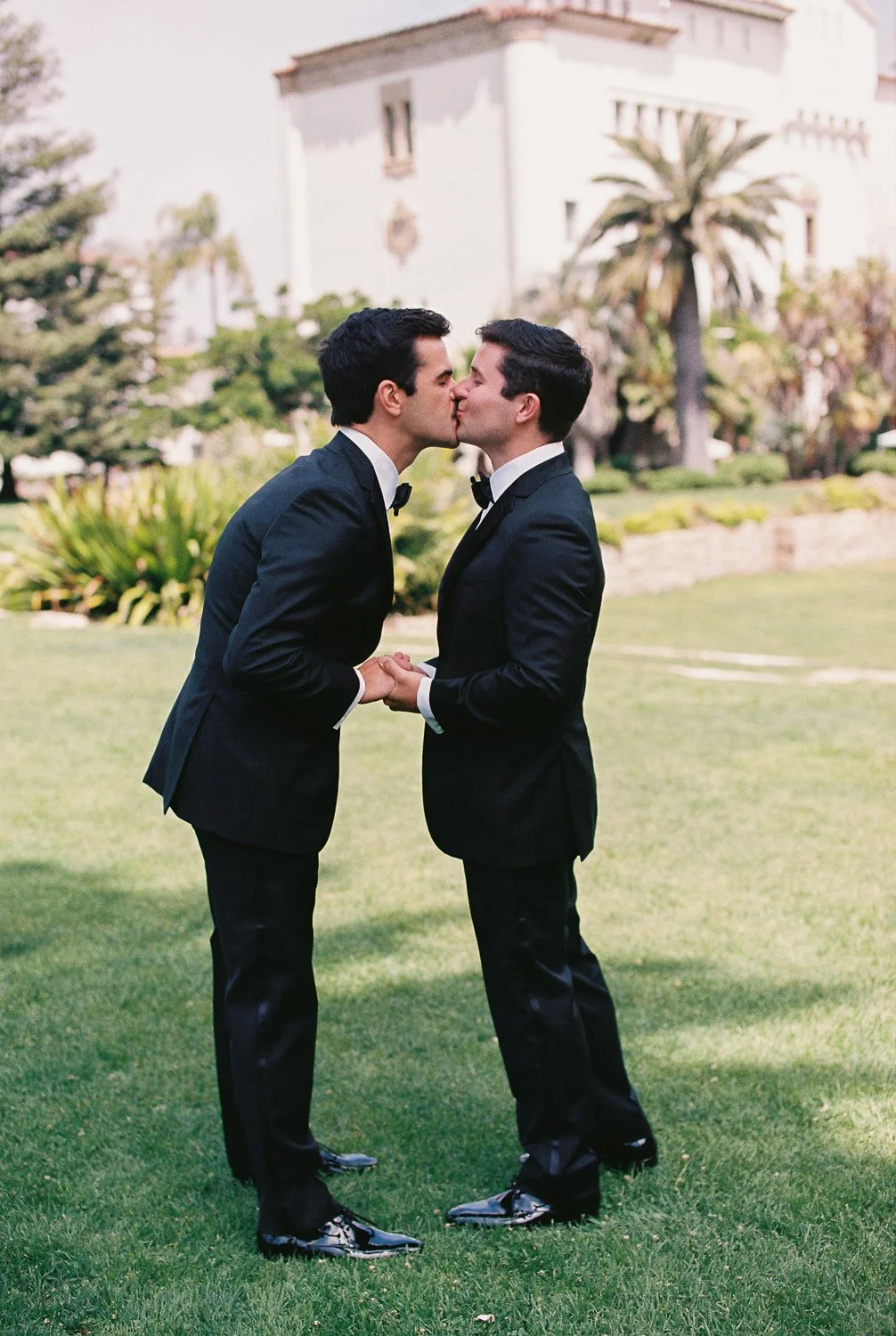 www.santabarbarawedding.com | Holly Castillo | Santa Barbara Courthouse | LGBTQ+ Wedding at the Courthouse