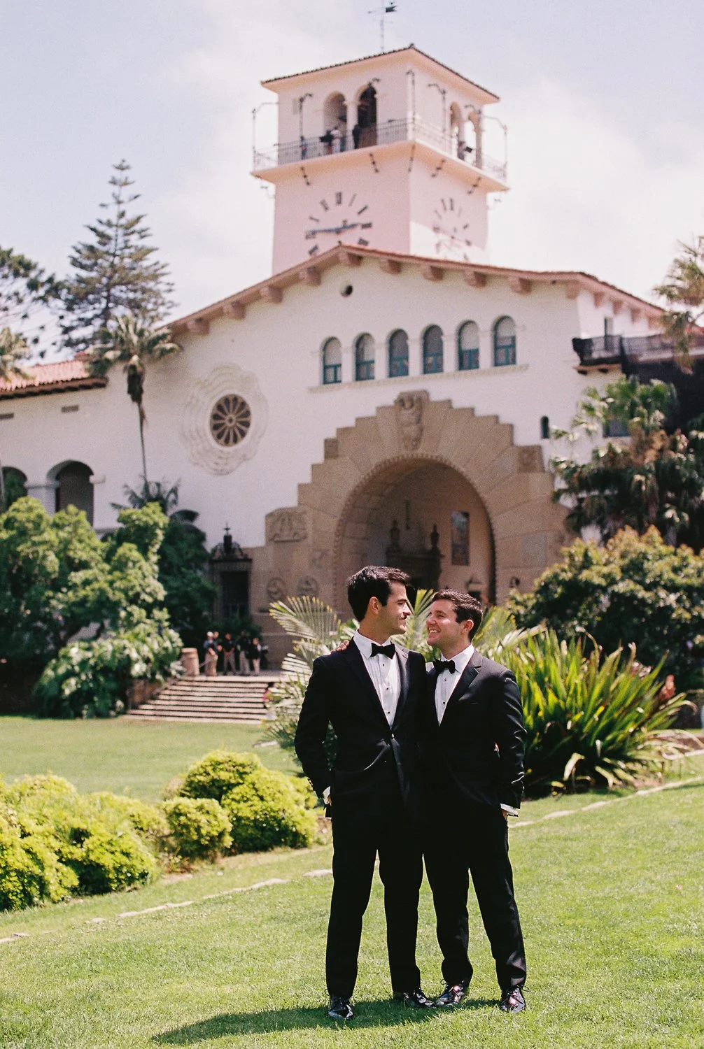 www.santabarbarawedding.com | Holly Castillo | Santa Barbara Courthouse | LGBTQ+ Wedding at the Courthouse