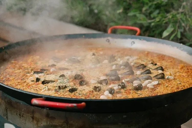 Paella dinner at Loquita rehearsal dinner