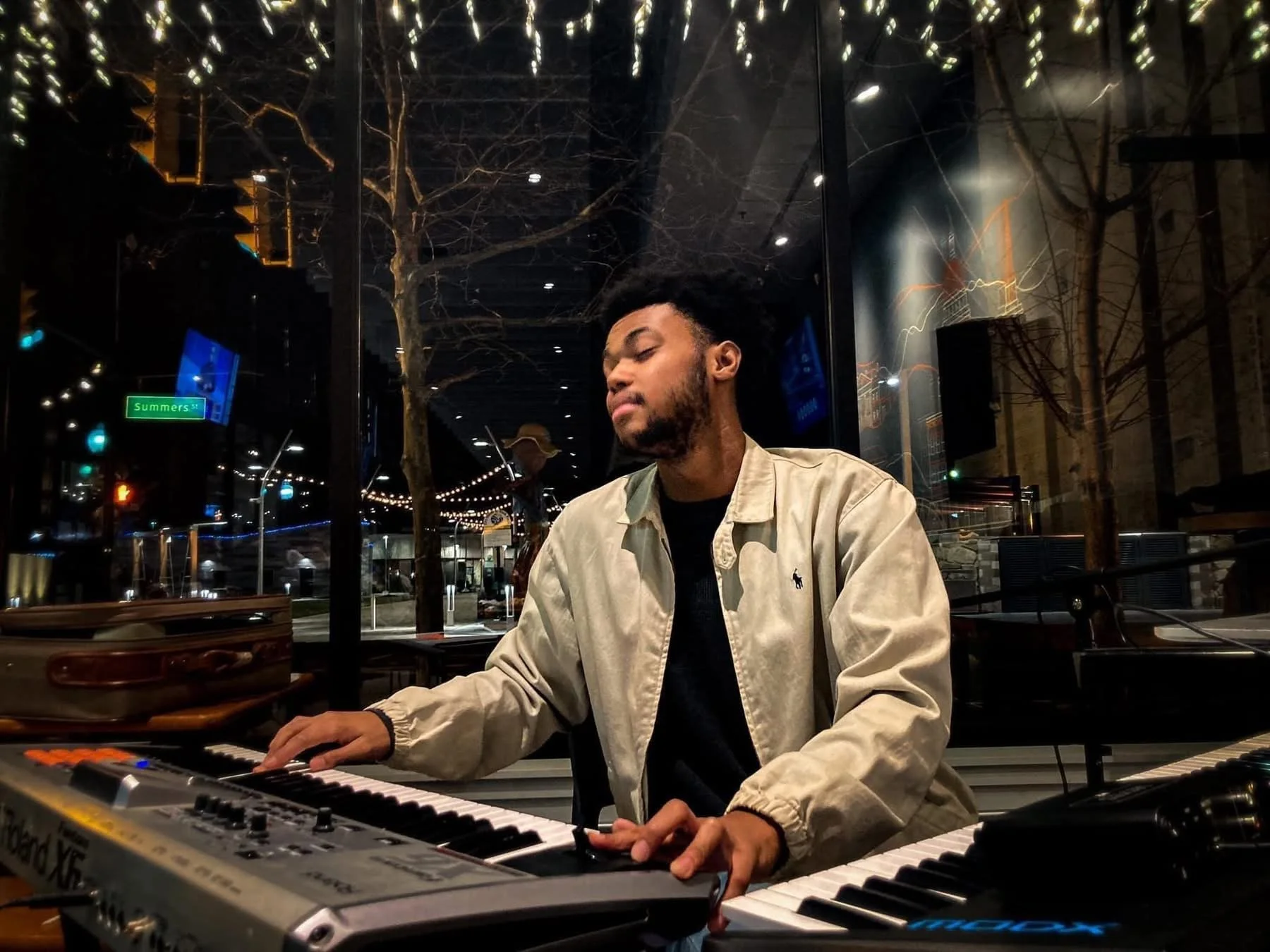 Live Music with Jordan Dyer 