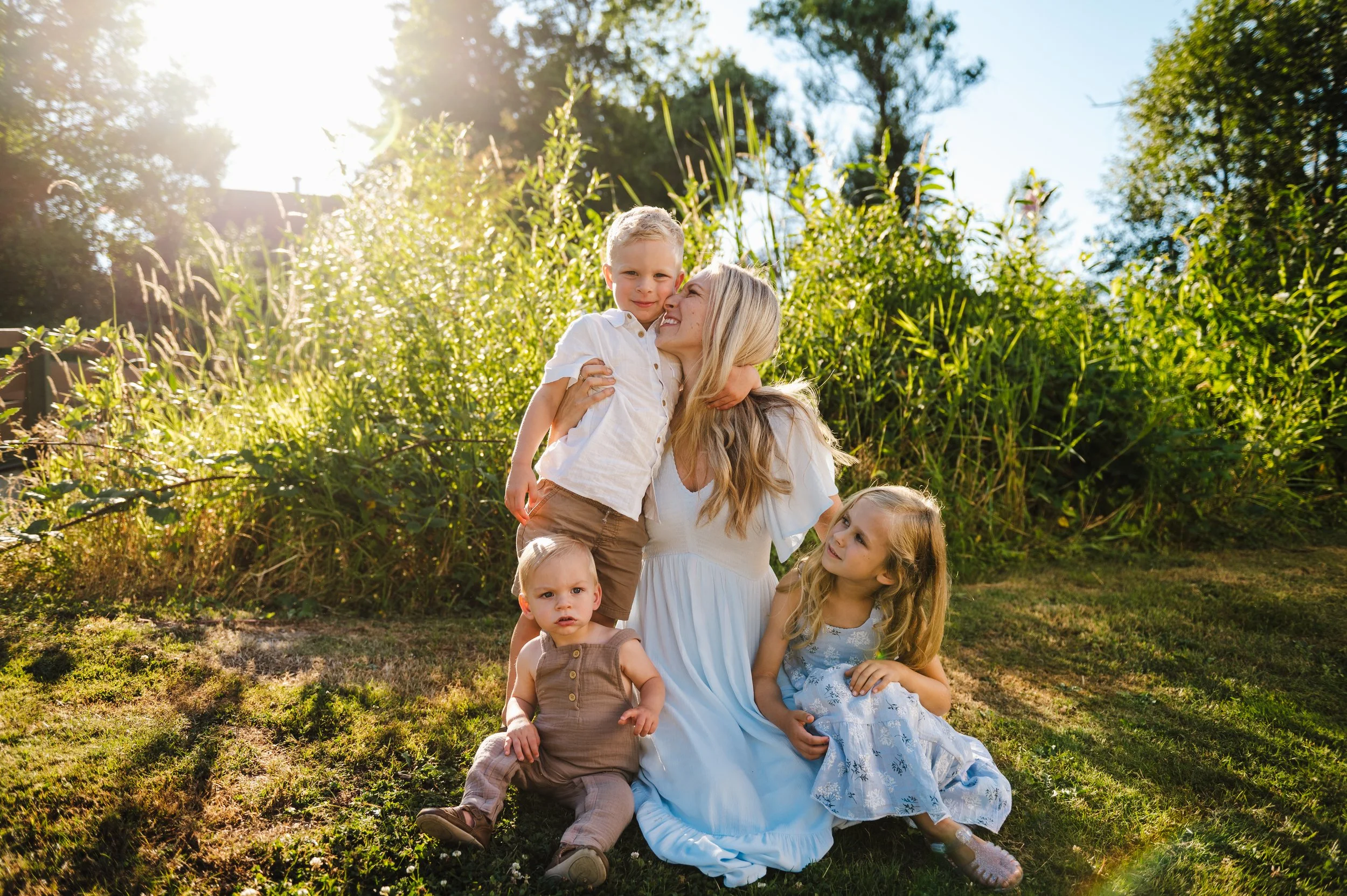 Mom and kids at Seattle park for family photography session