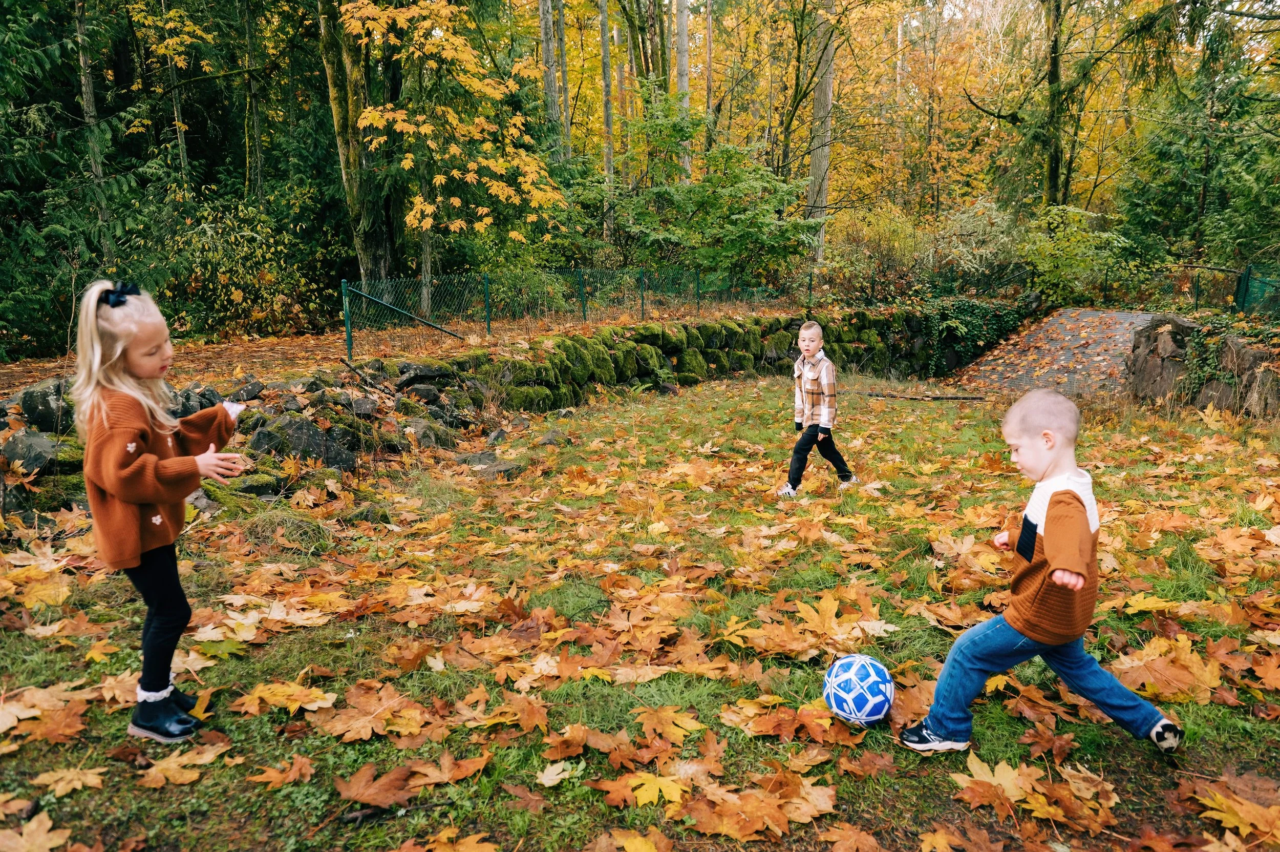 Shoreline Family Photos in a Forest (4).jpg