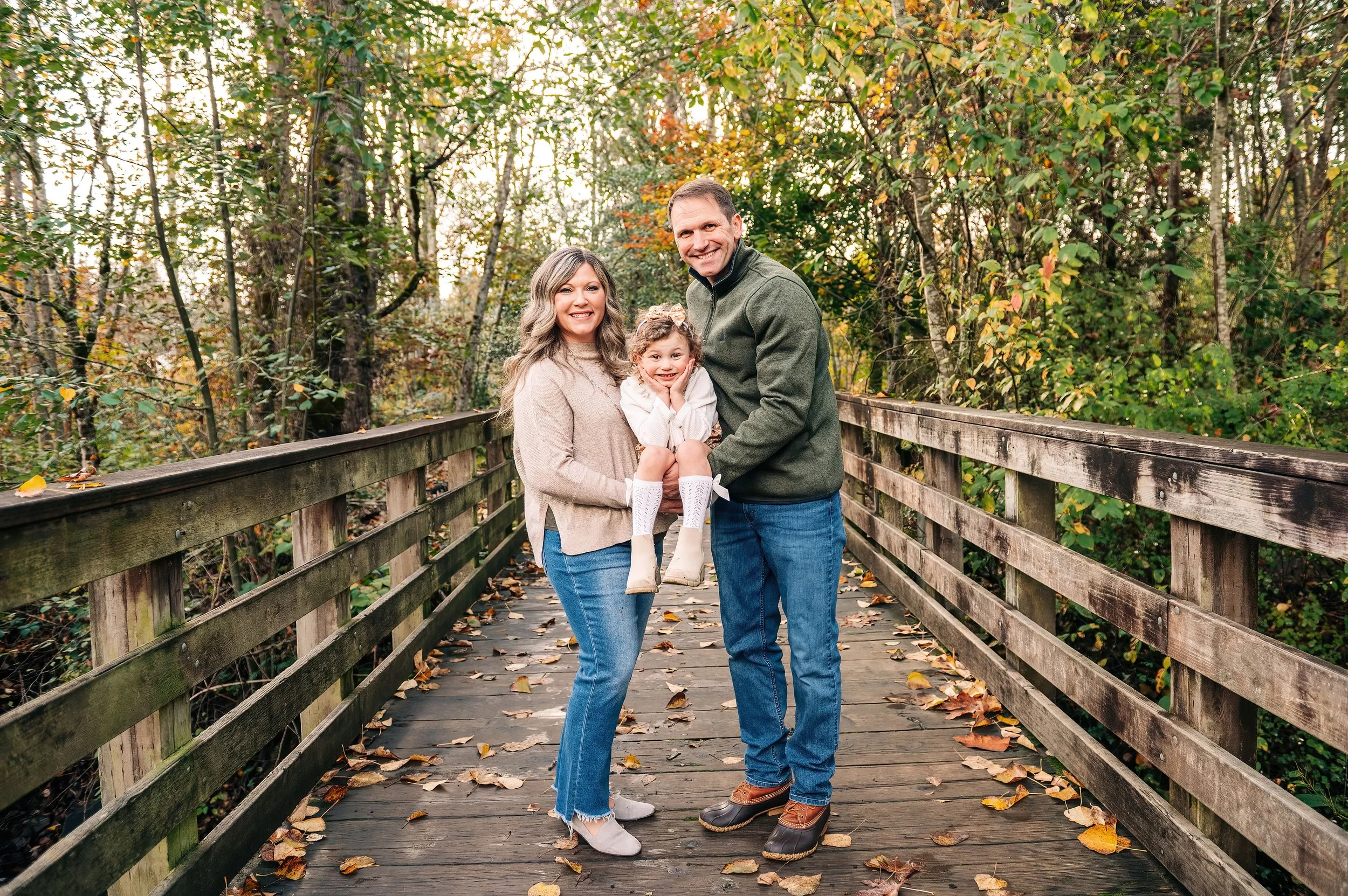 Kenmore Family Photos in the Fall (4).jpg
